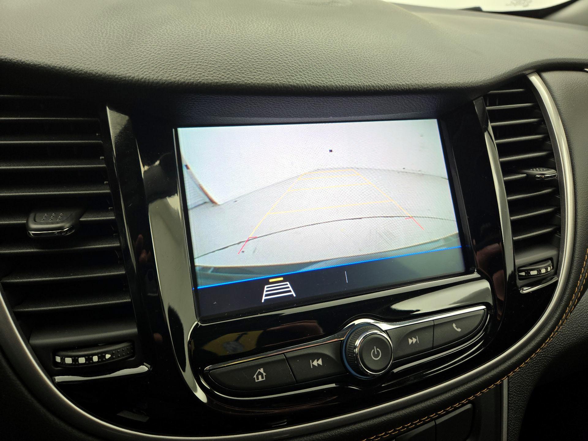 Thumbnail: 2022 Chevrolet Trax - 14