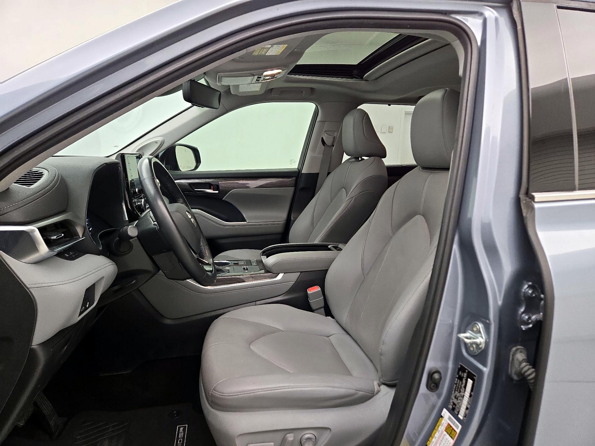 Thumbnail: 2021 Toyota Highlander - 11