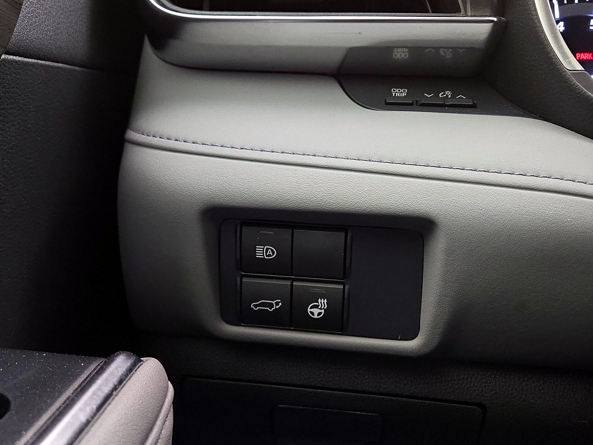 Thumbnail: 2021 Toyota Highlander - 13