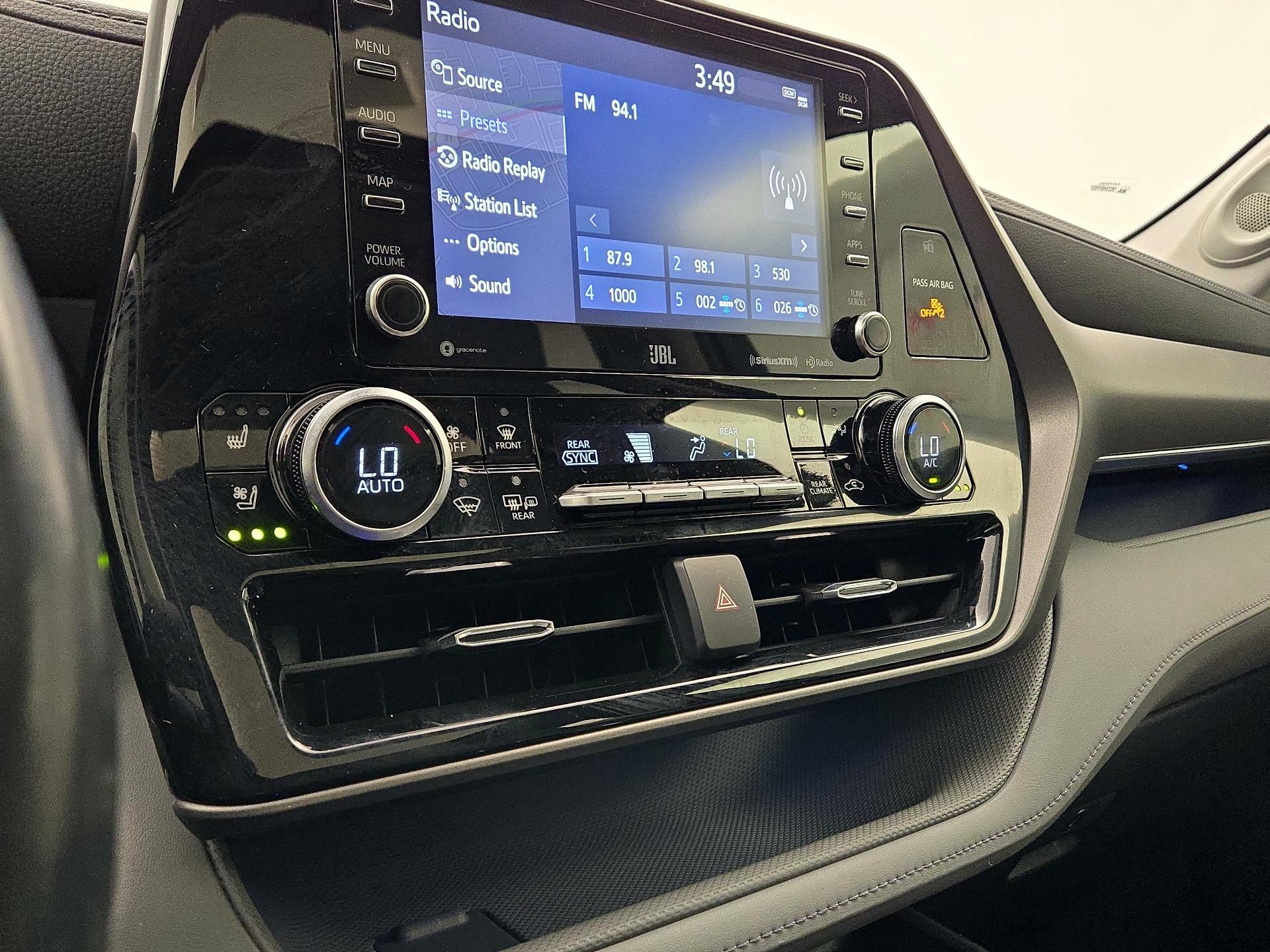 Thumbnail: 2021 Toyota Highlander - 16