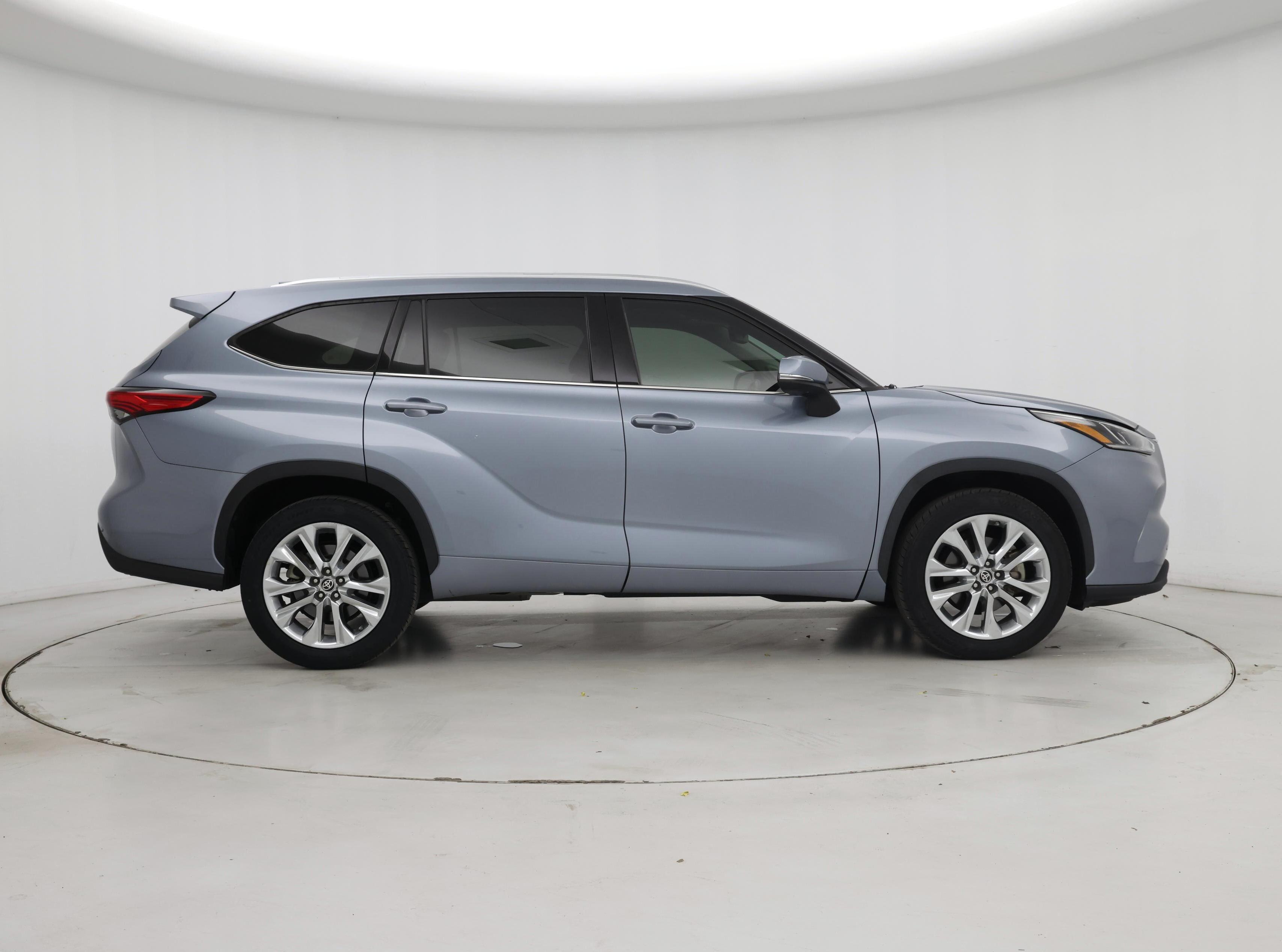 Thumbnail: 2021 Toyota Highlander - 7