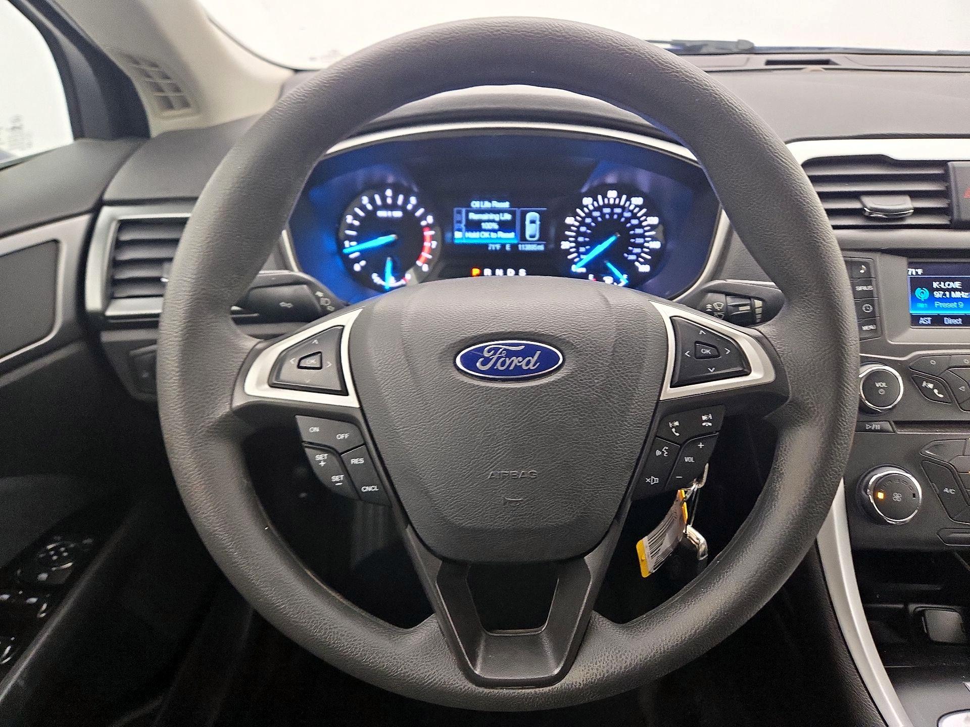 Thumbnail: 2016 Ford Fusion - 10