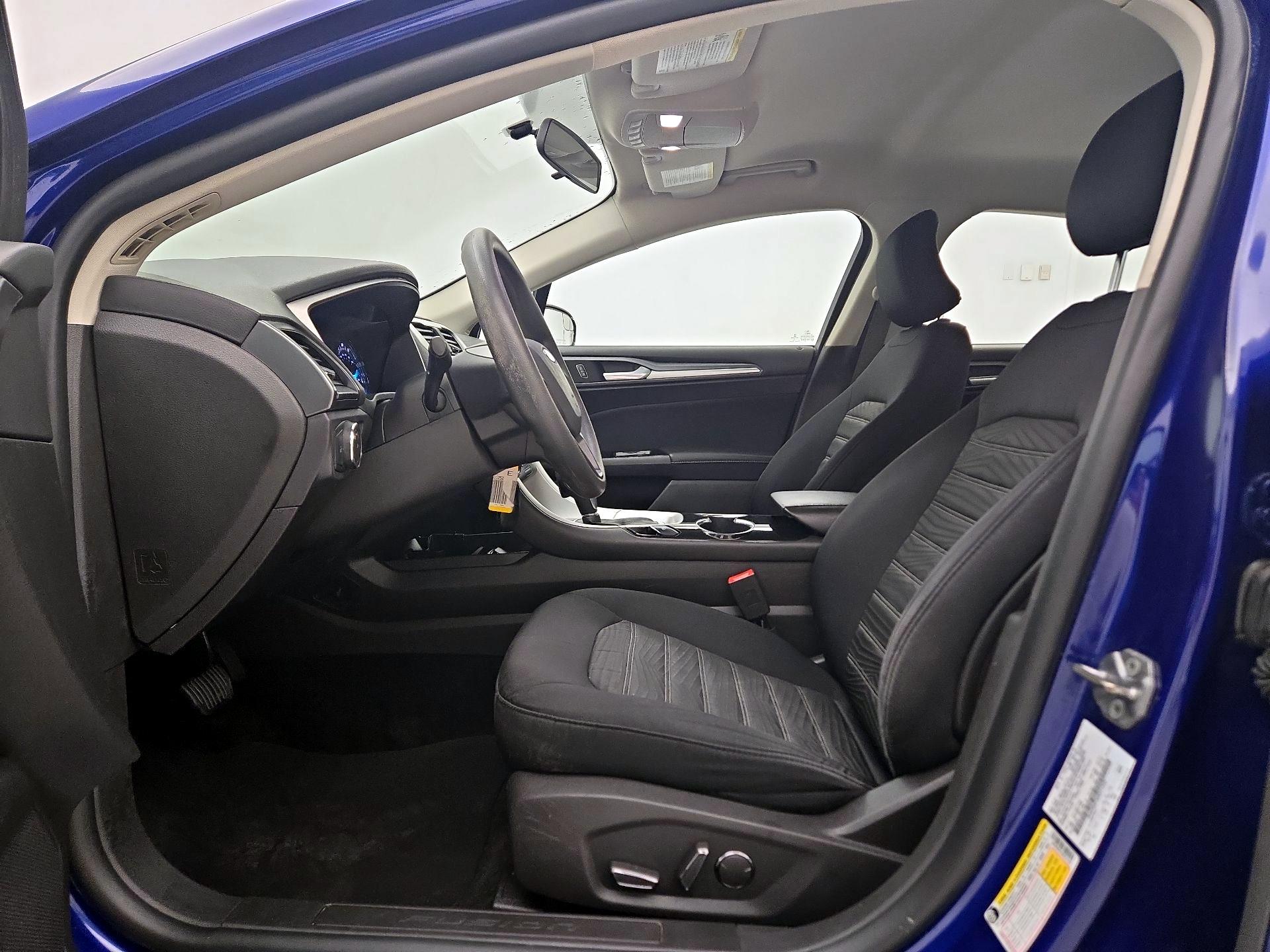 Thumbnail: 2016 Ford Fusion - 11