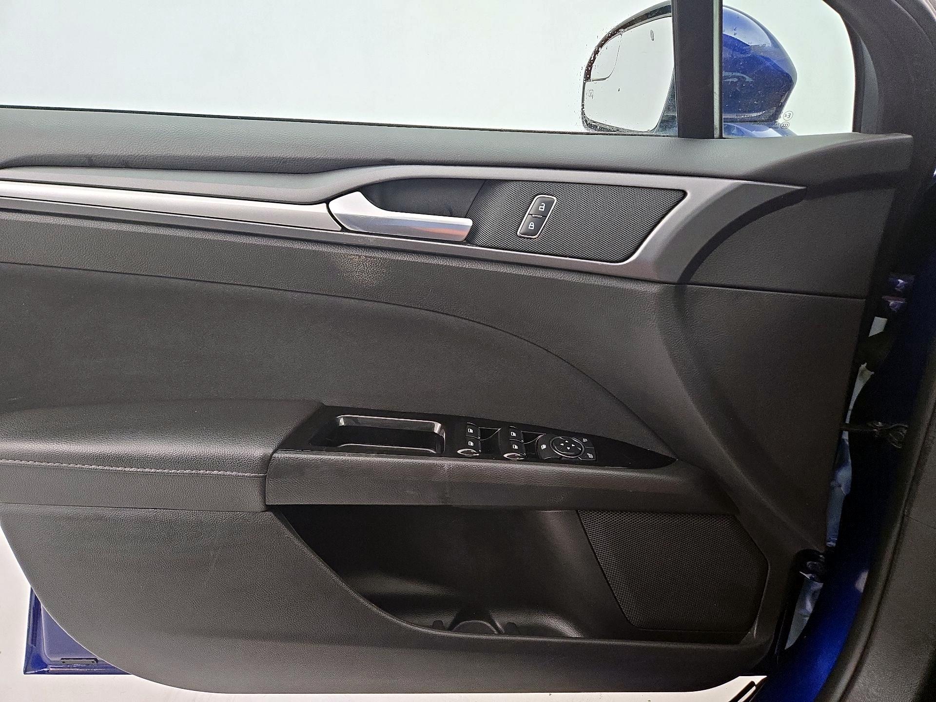 Thumbnail: 2016 Ford Fusion - 12