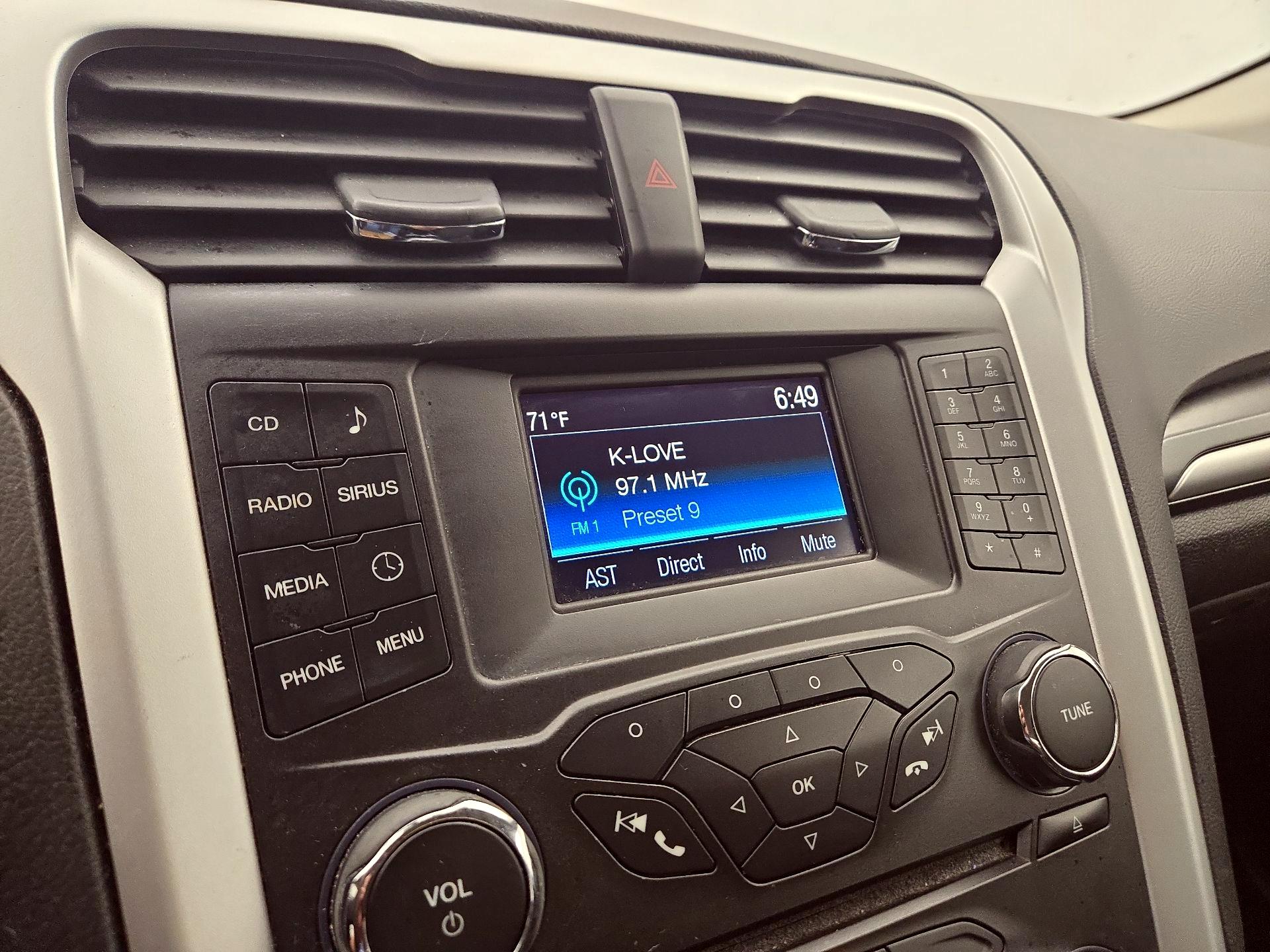 Thumbnail: 2016 Ford Fusion - 15