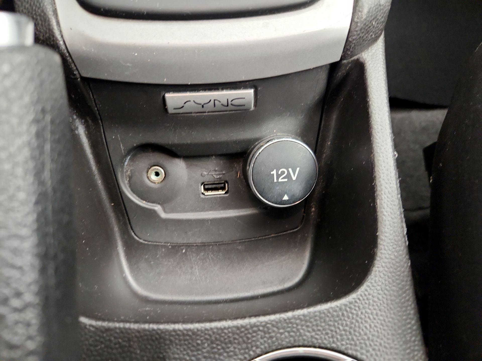 Thumbnail: 2015 Ford Fiesta - 17