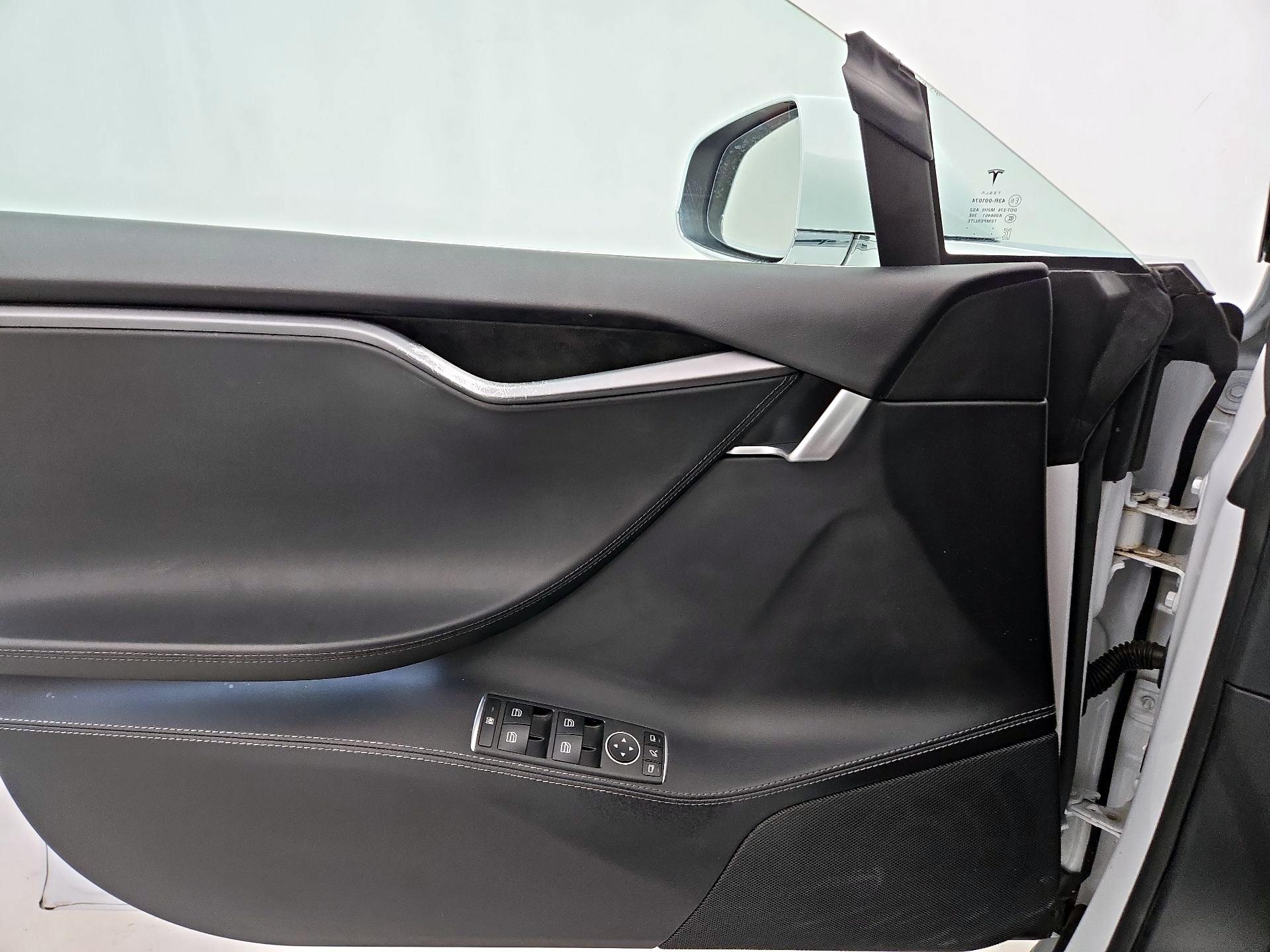 Thumbnail: 2020 Tesla Model S - 12