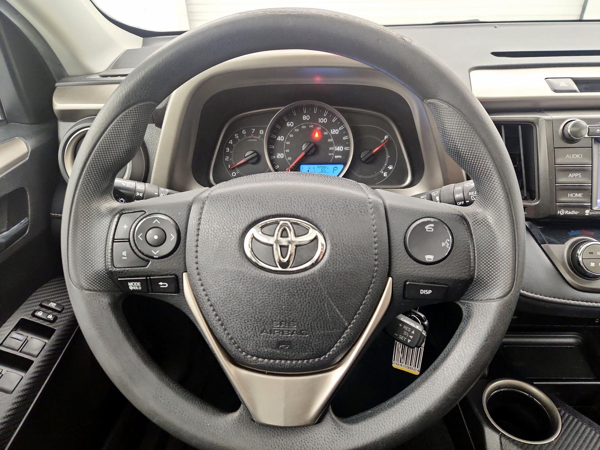 Thumbnail: 2015 Toyota RAV4 - 10