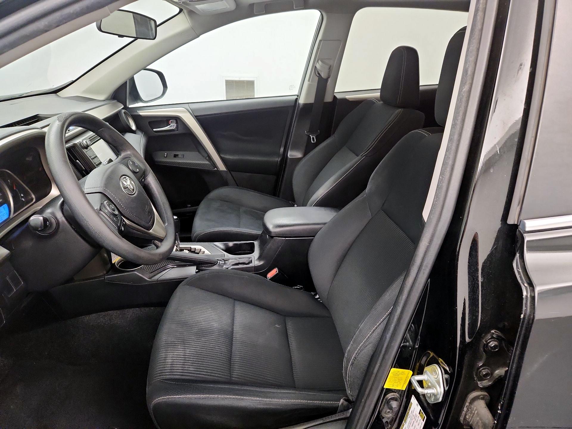 Thumbnail: 2015 Toyota RAV4 - 11