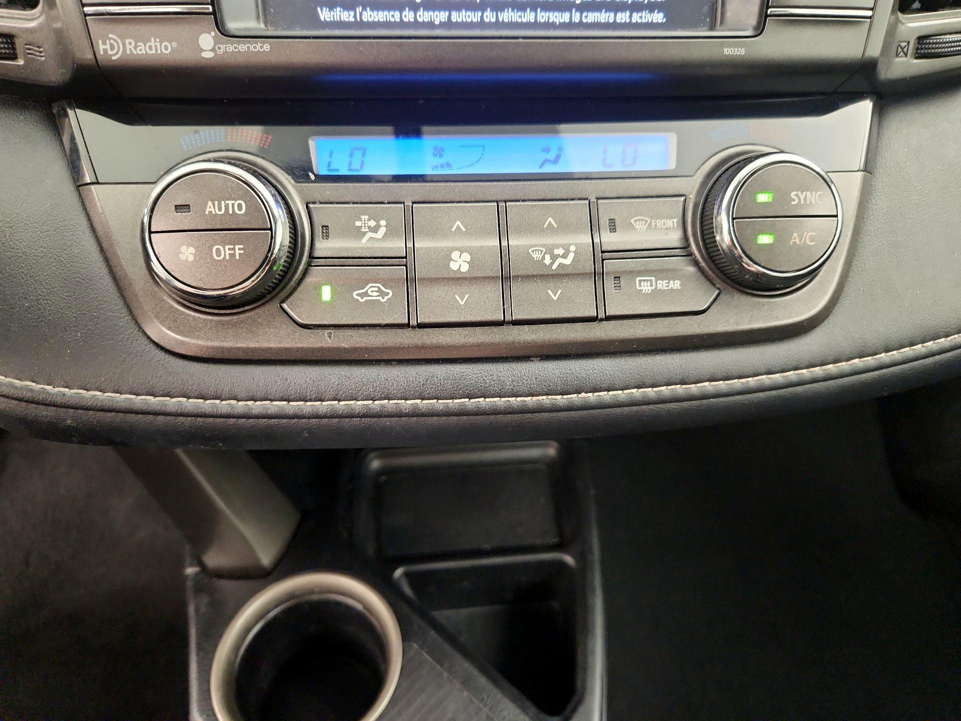 Thumbnail: 2015 Toyota RAV4 - 16
