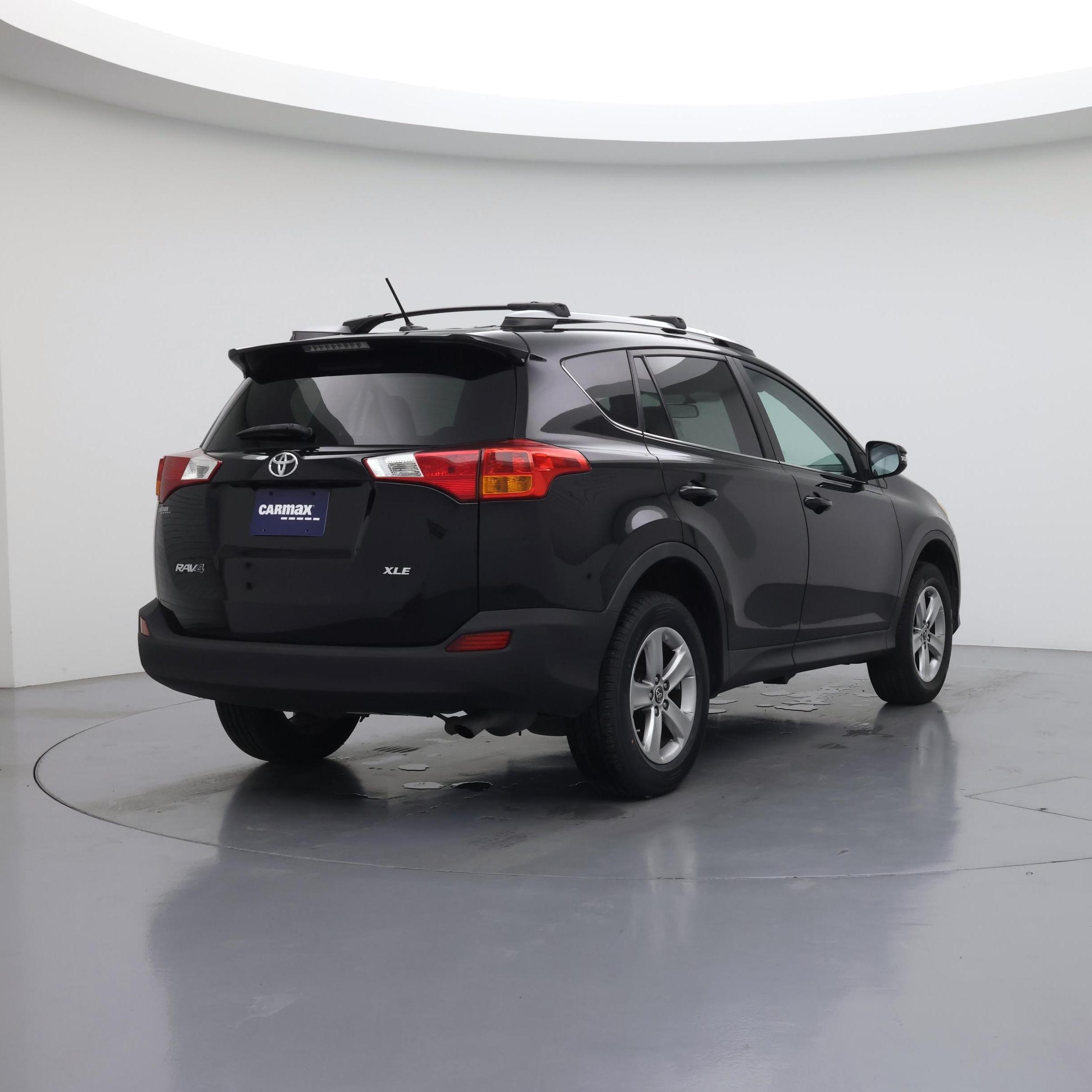 Thumbnail: 2015 Toyota RAV4 - 8