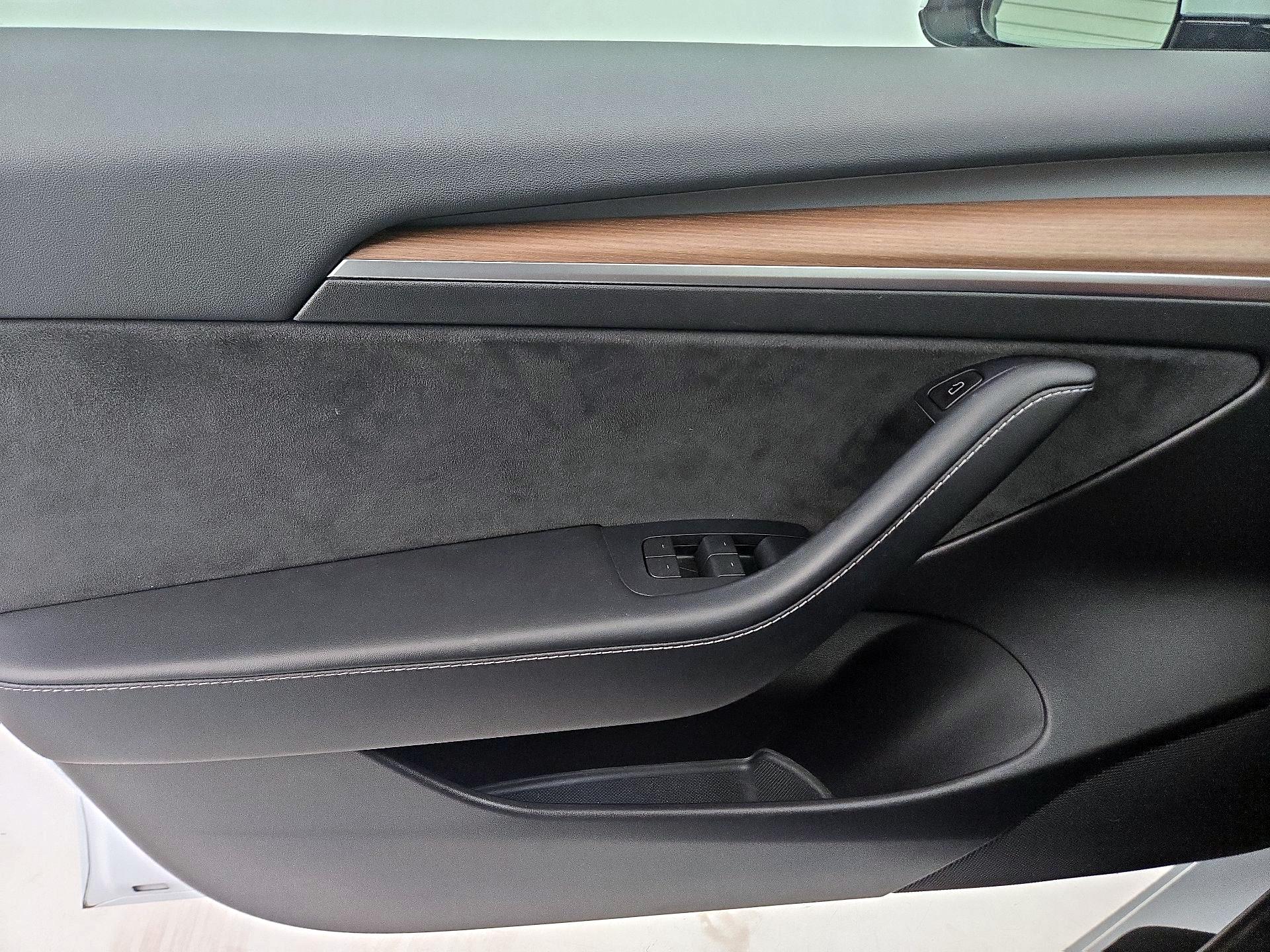 Thumbnail: 2022 Tesla Model 3 - 12