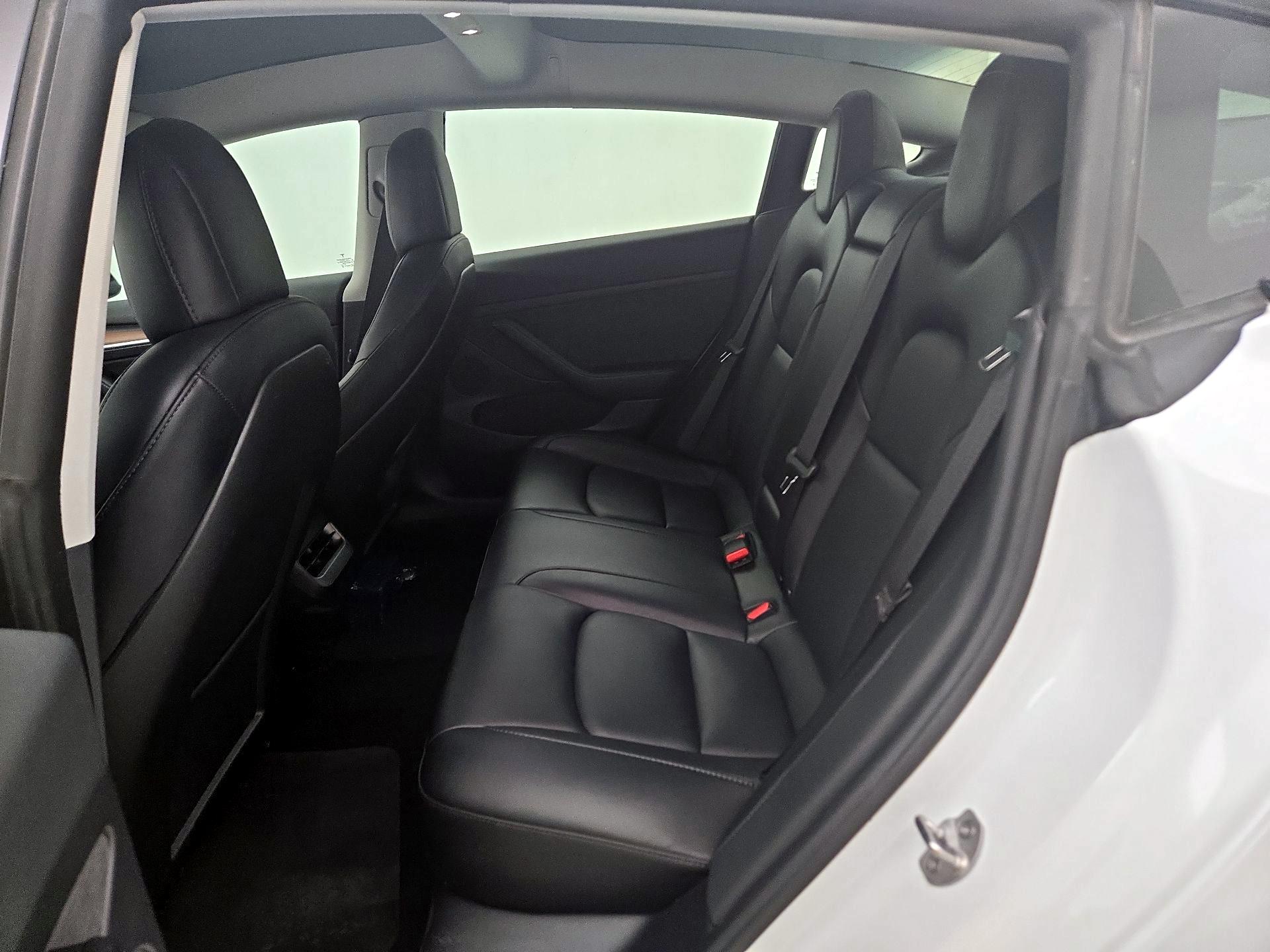 Thumbnail: 2022 Tesla Model 3 - 18