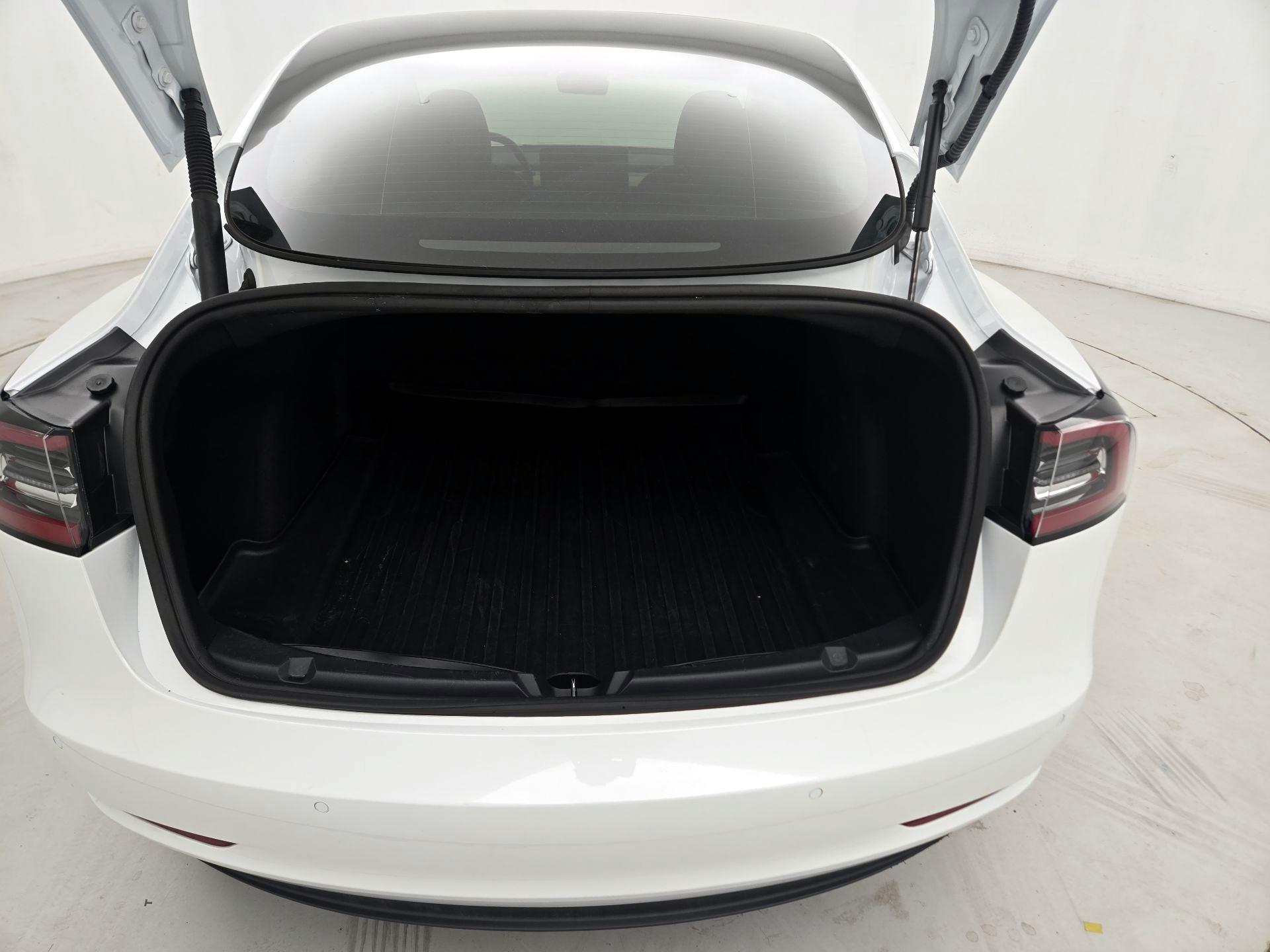 Thumbnail: 2022 Tesla Model 3 - 19