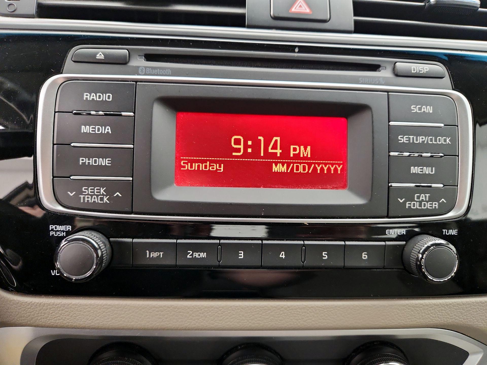 Thumbnail: 2017 Kia Rio - 14