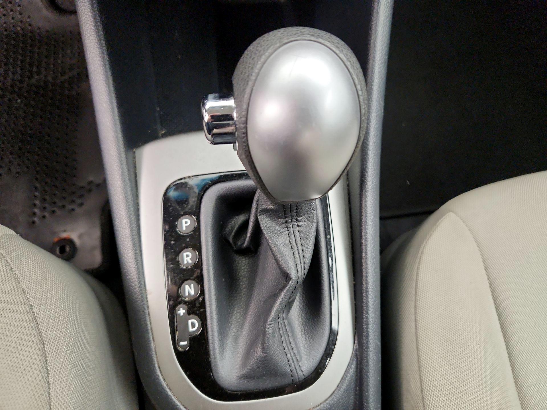 Thumbnail: 2017 Kia Rio - 16