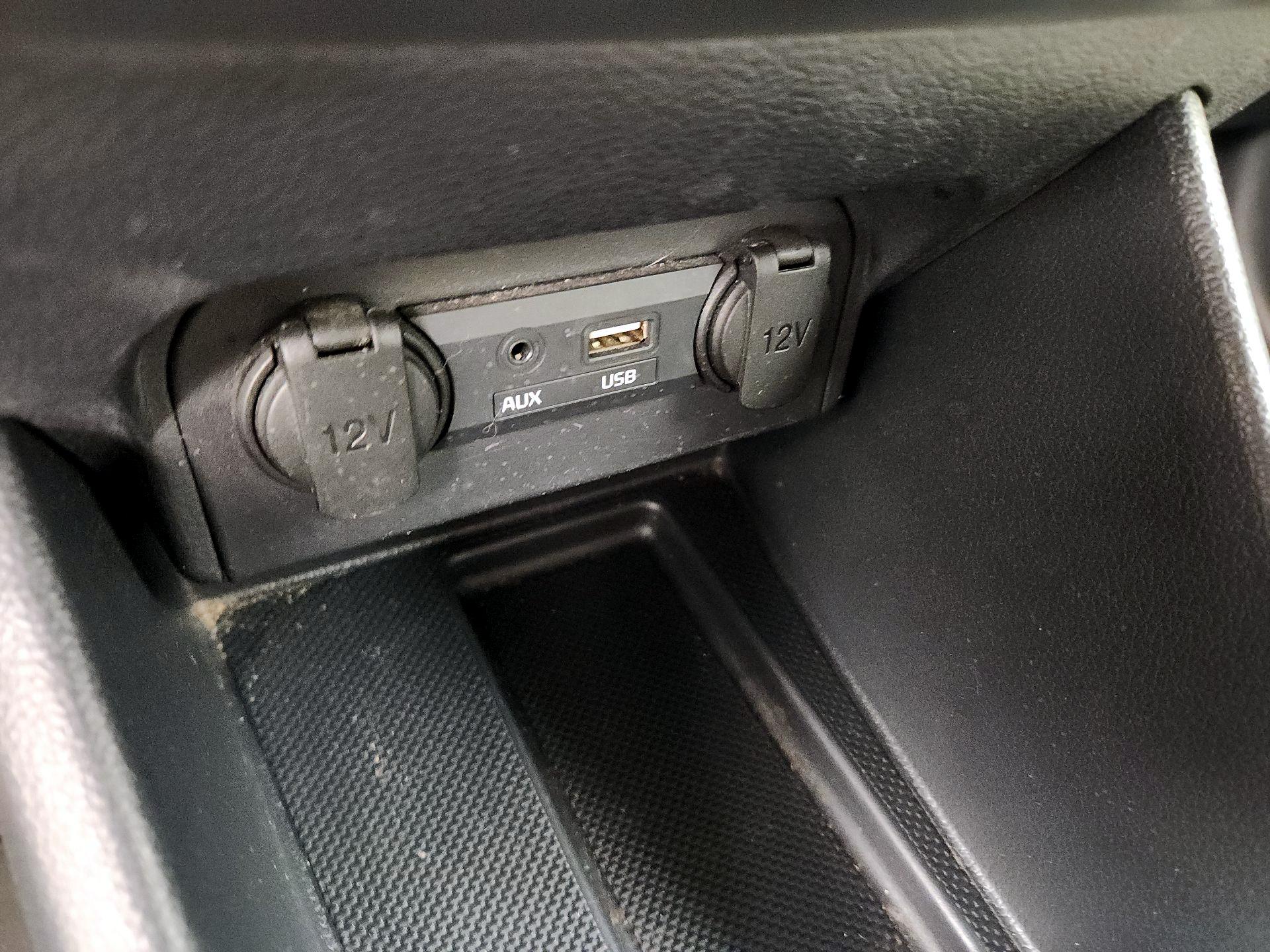 Thumbnail: 2017 Kia Rio - 17