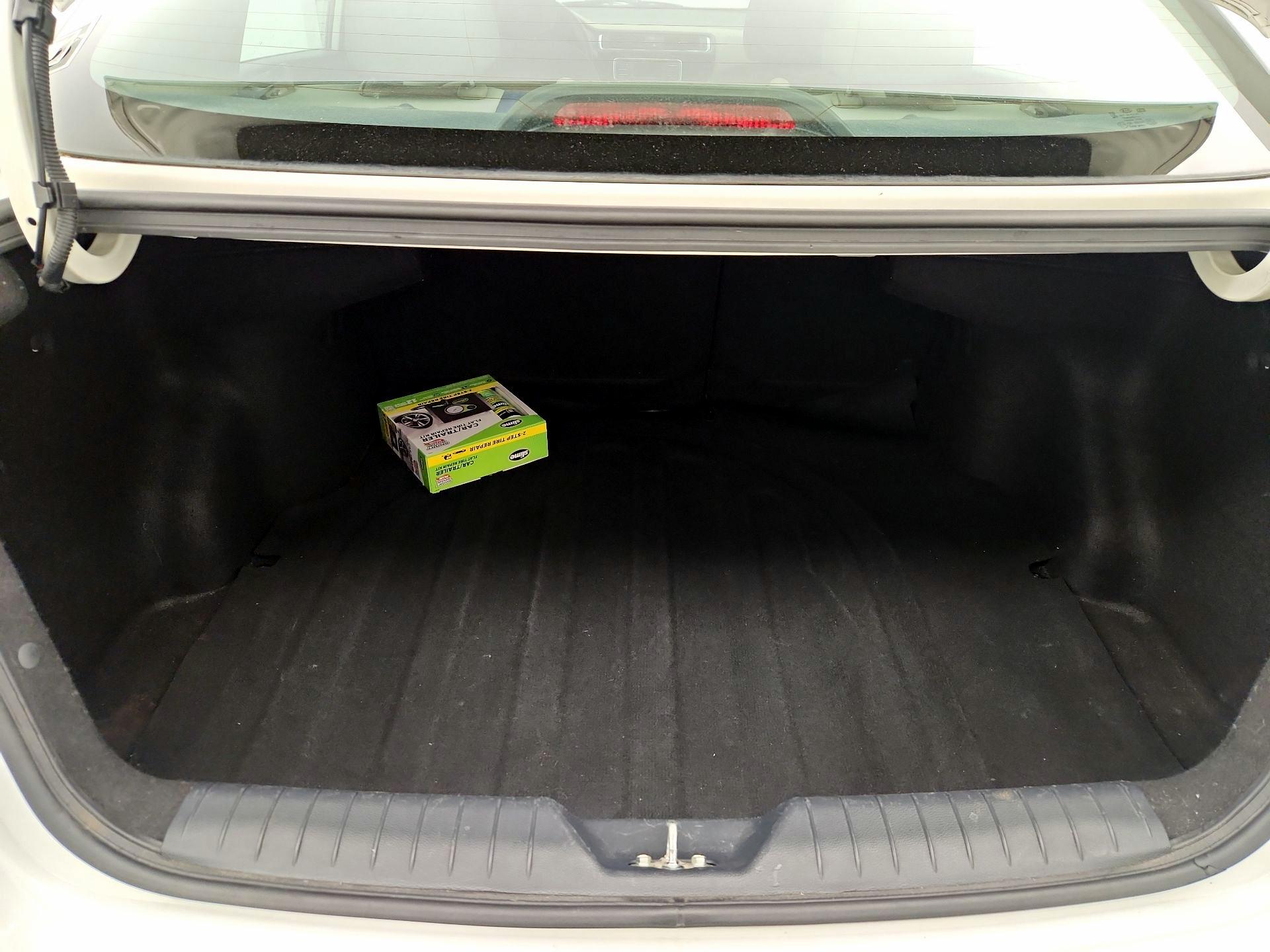 Thumbnail: 2017 Kia Rio - 19