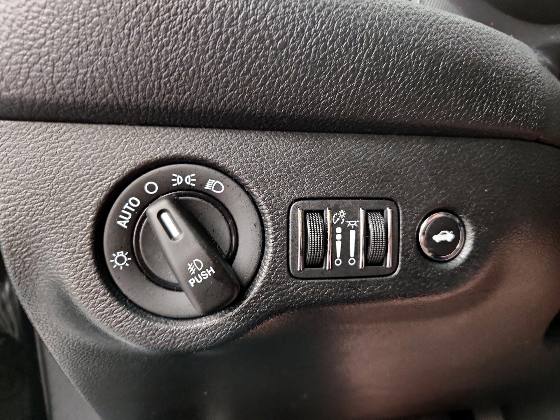 Thumbnail: 2018 Dodge Challenger - 13