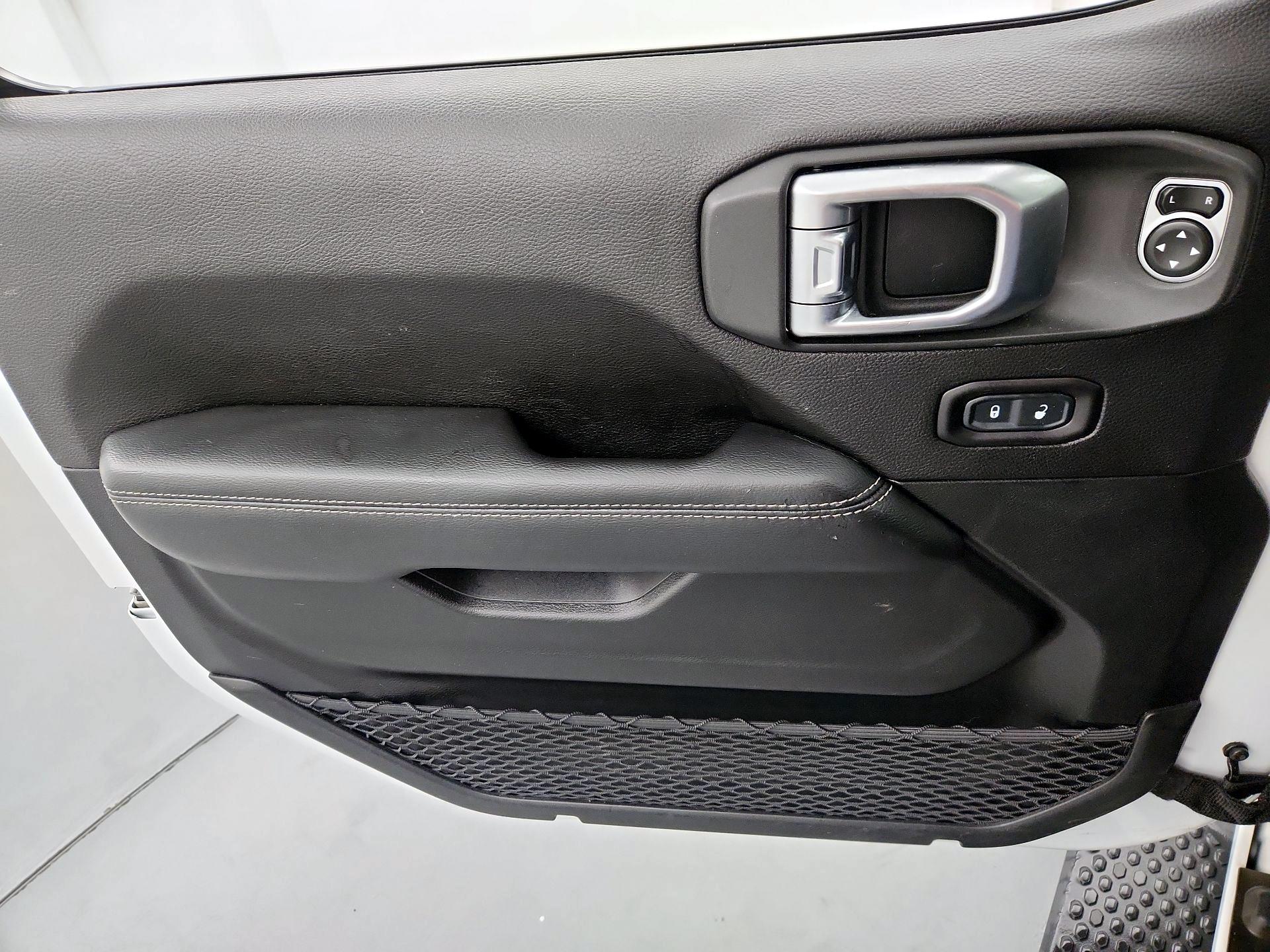 Thumbnail: 2019 Jeep Wrangler - 12