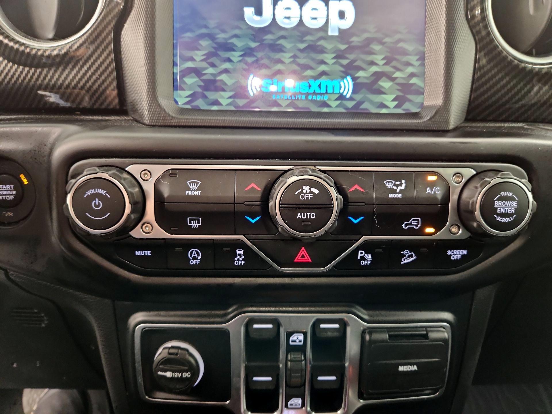 Thumbnail: 2019 Jeep Wrangler - 16