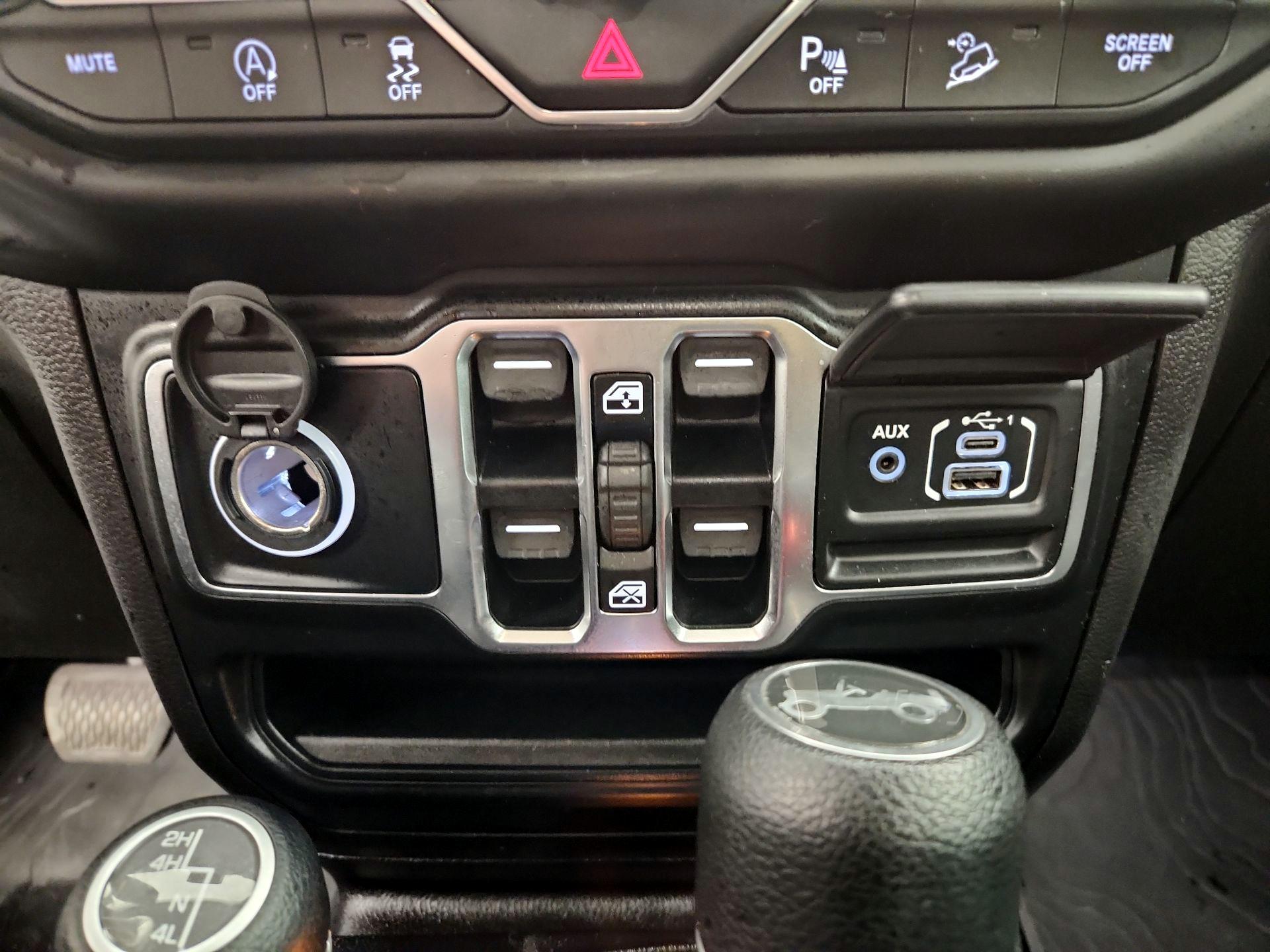 Thumbnail: 2019 Jeep Wrangler - 18