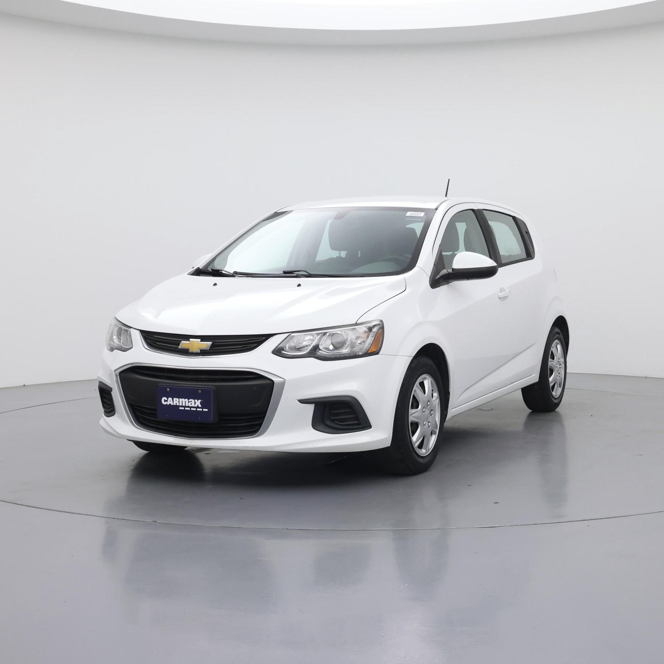 Thumbnail: 2017 Chevrolet Sonic - 4