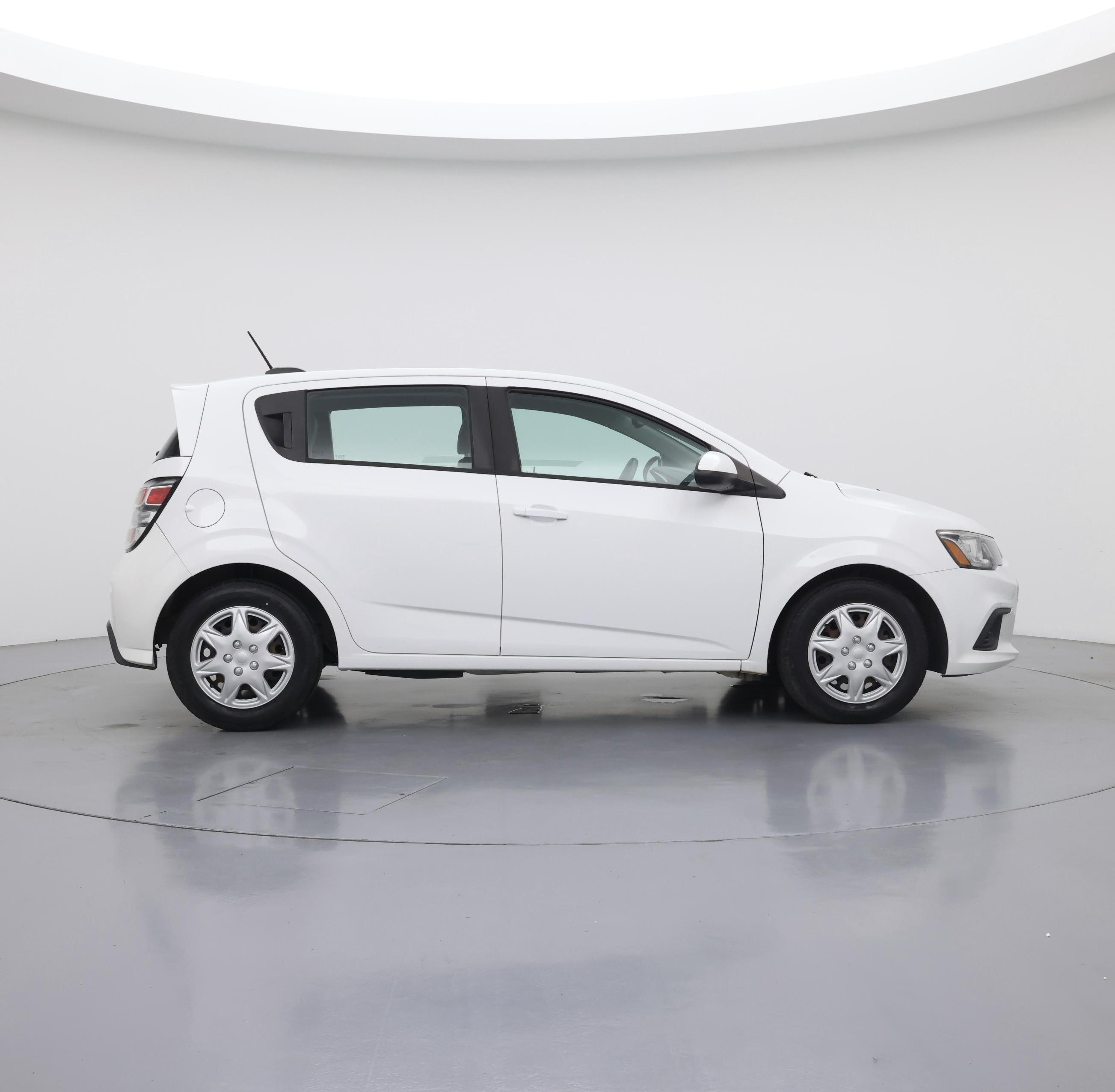 Thumbnail: 2017 Chevrolet Sonic - 7