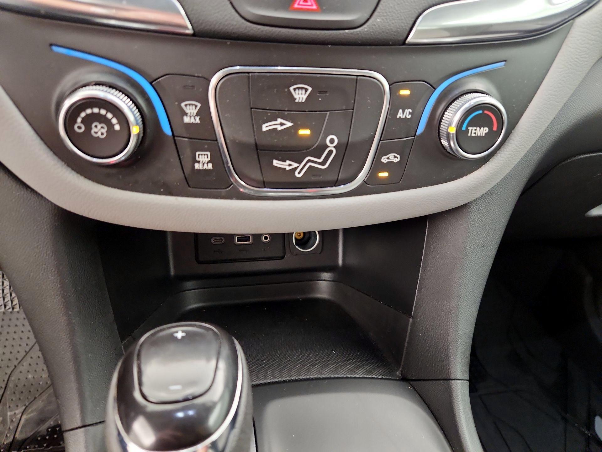 Thumbnail: 2021 Chevrolet Equinox - 16