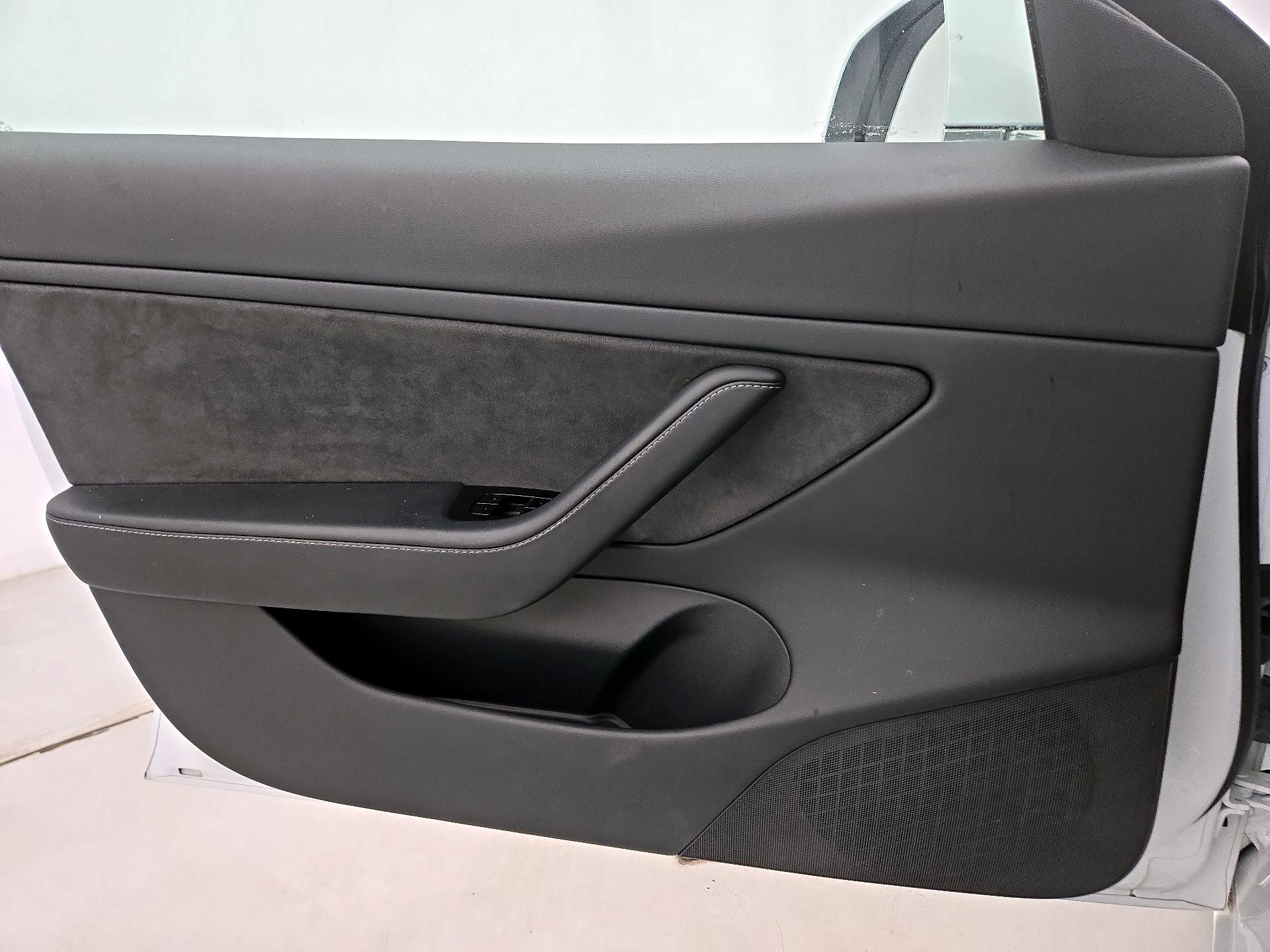 Thumbnail: 2020 Tesla Model 3 - 12