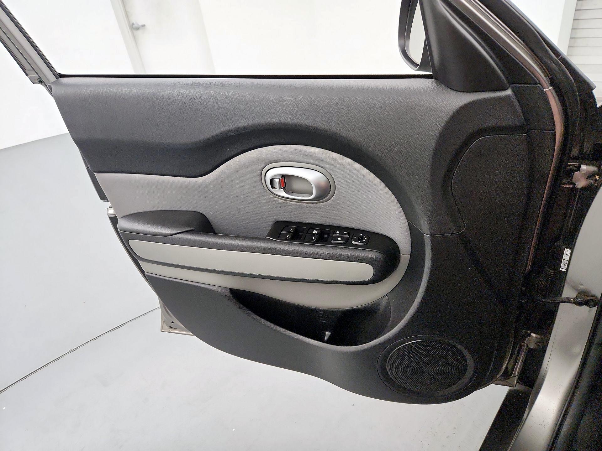 Thumbnail: 2016 Kia Soul - 12