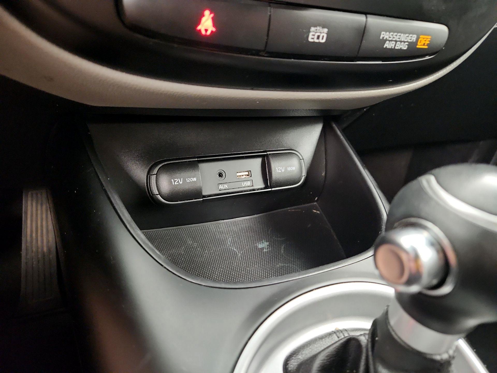 Thumbnail: 2016 Kia Soul - 18