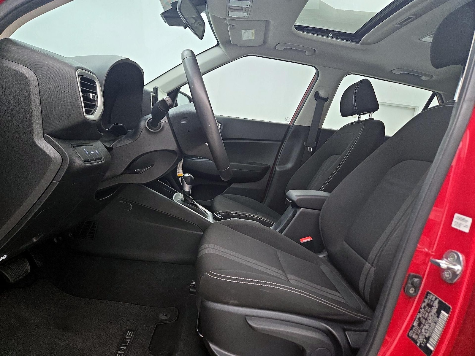 2022 Hyundai Venue SEL - Photo 12