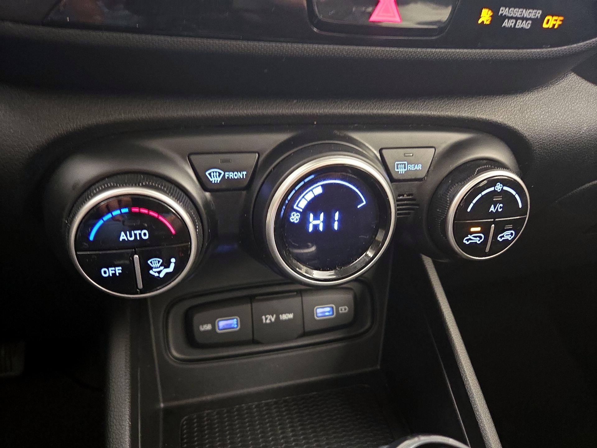 Thumbnail: 2022 Hyundai Venue - 16