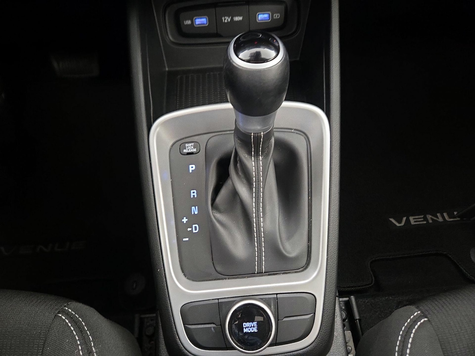 2022 Hyundai Venue SEL - Photo 18