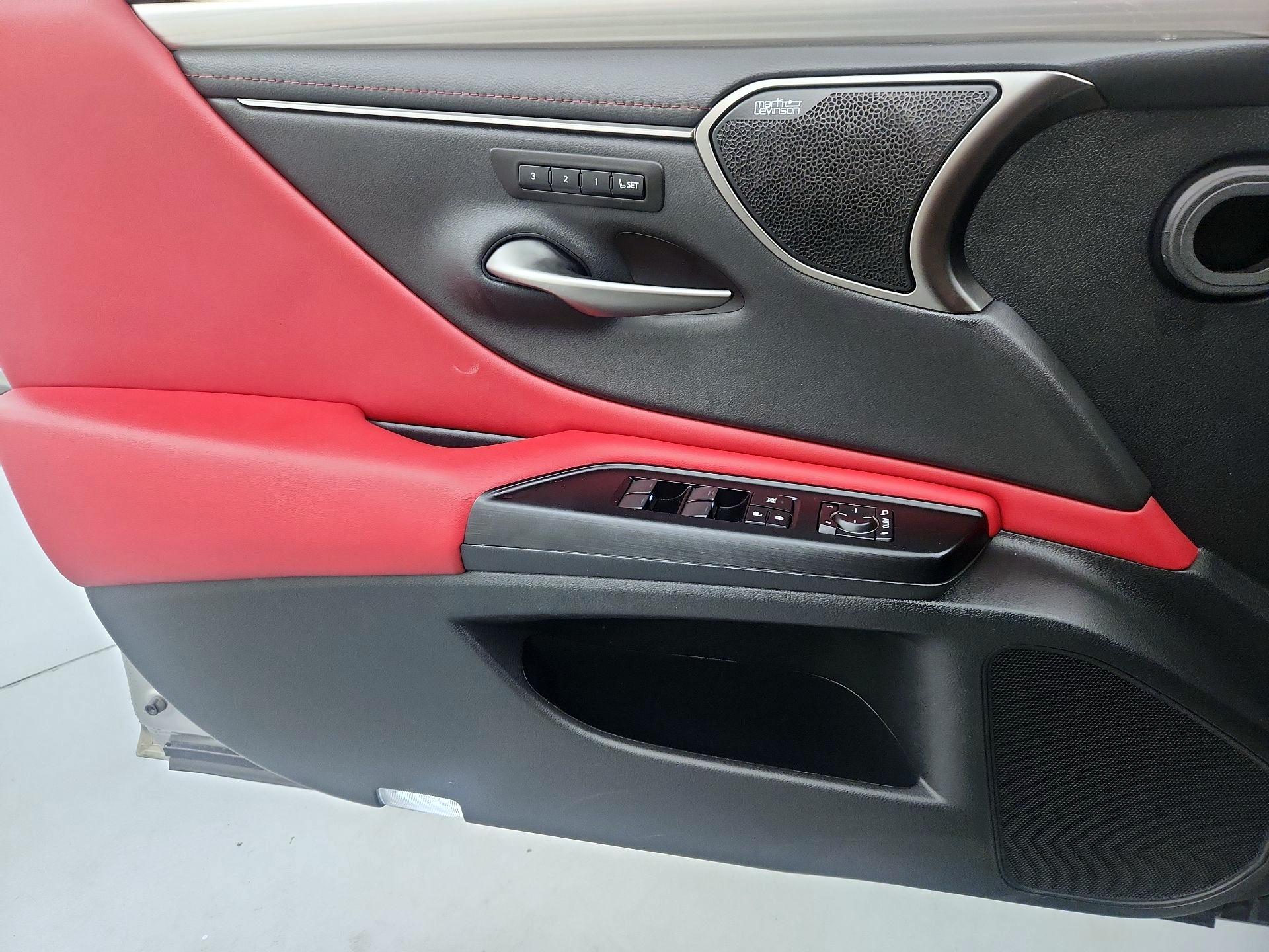 Thumbnail: 2020 Lexus ES - 12