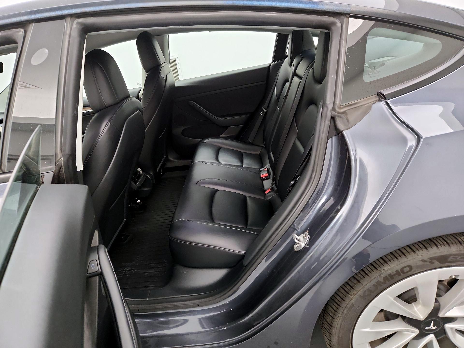 Thumbnail: 2022 Tesla Model 3 - 19