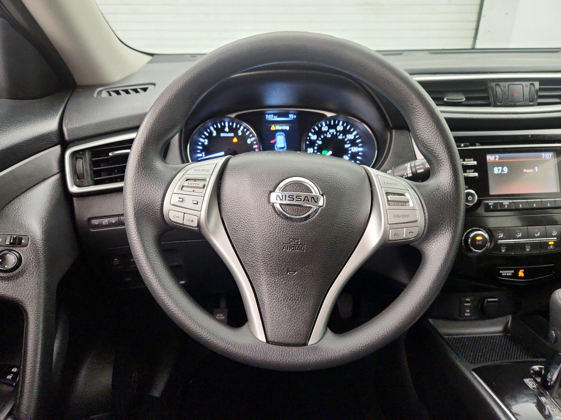 Thumbnail: 2016 Nissan Rogue - 10