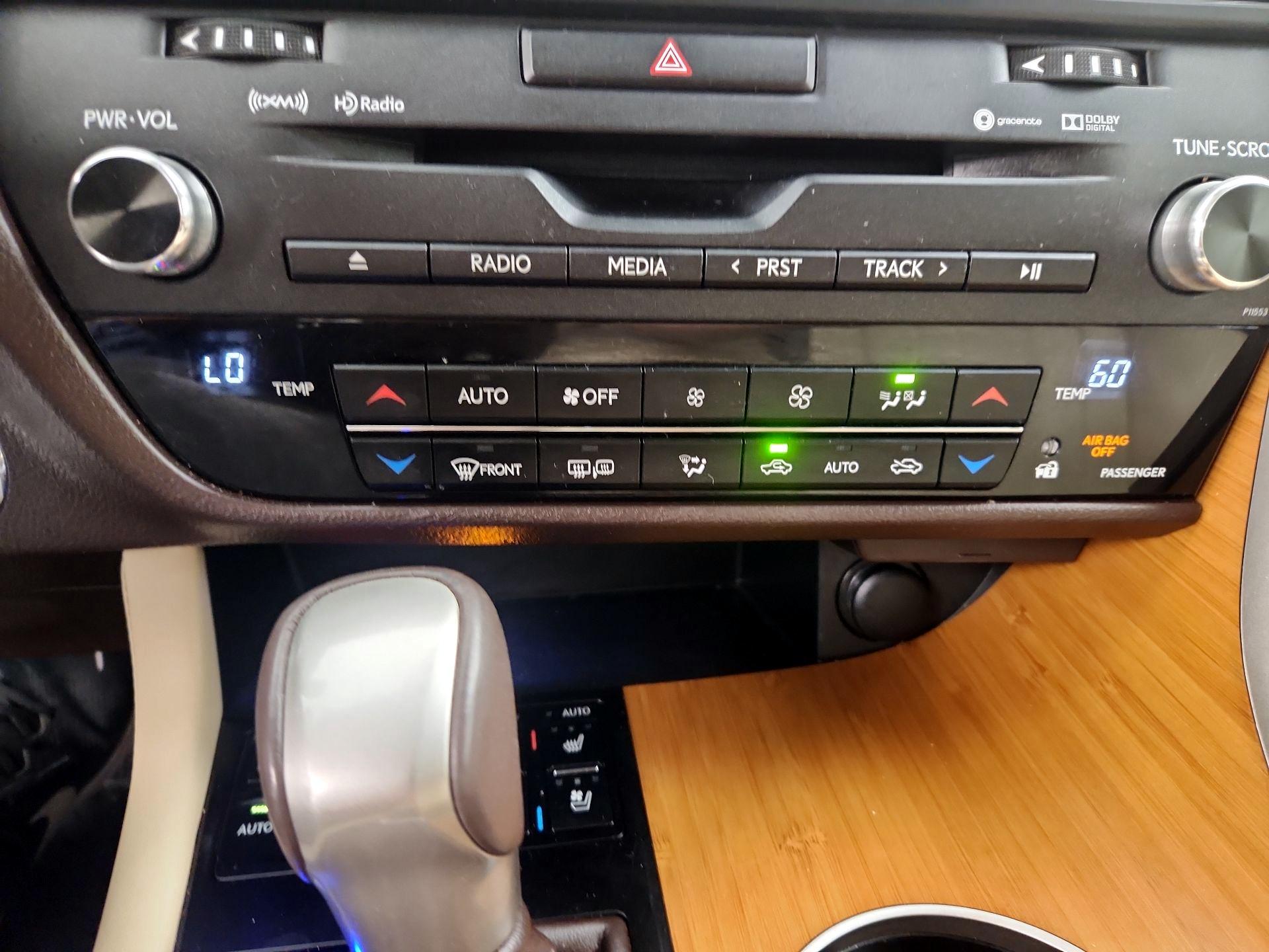 Thumbnail: 2017 Lexus RX - 17