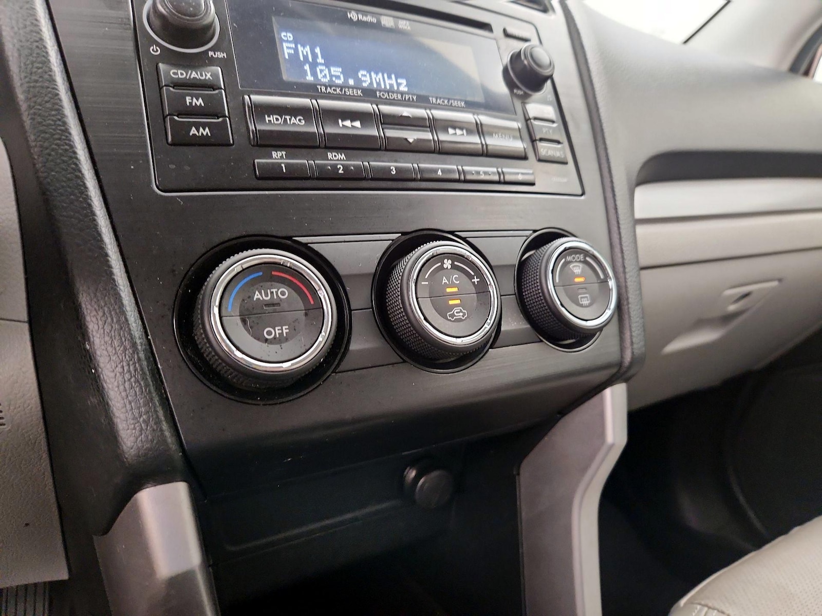 2015 Subaru Forester i Limited - Photo 17
