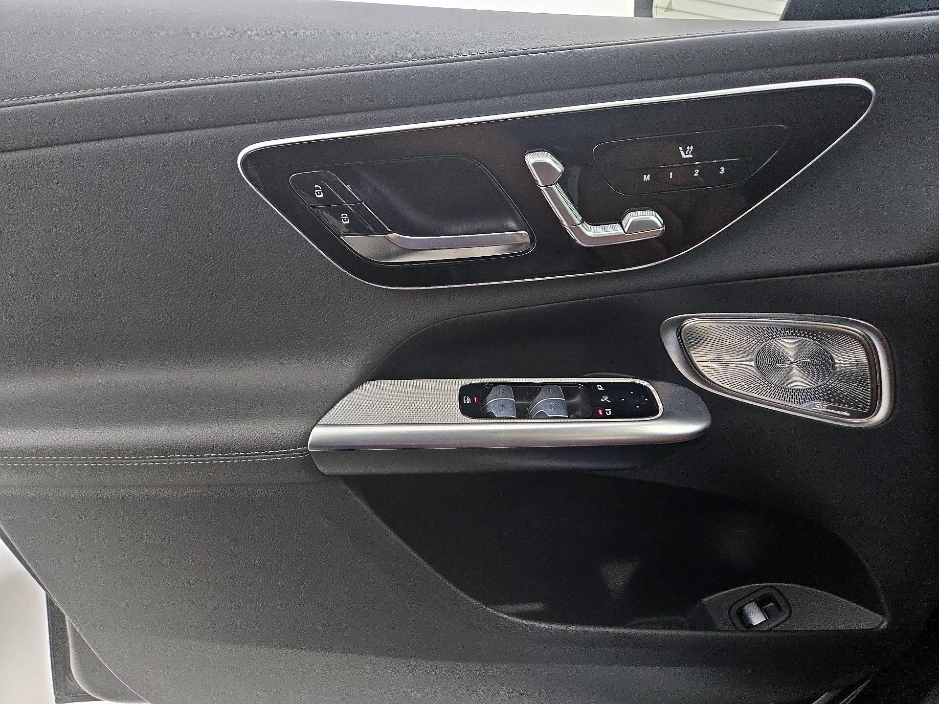 Thumbnail: 2023 Mercedes-Benz GLC - 12