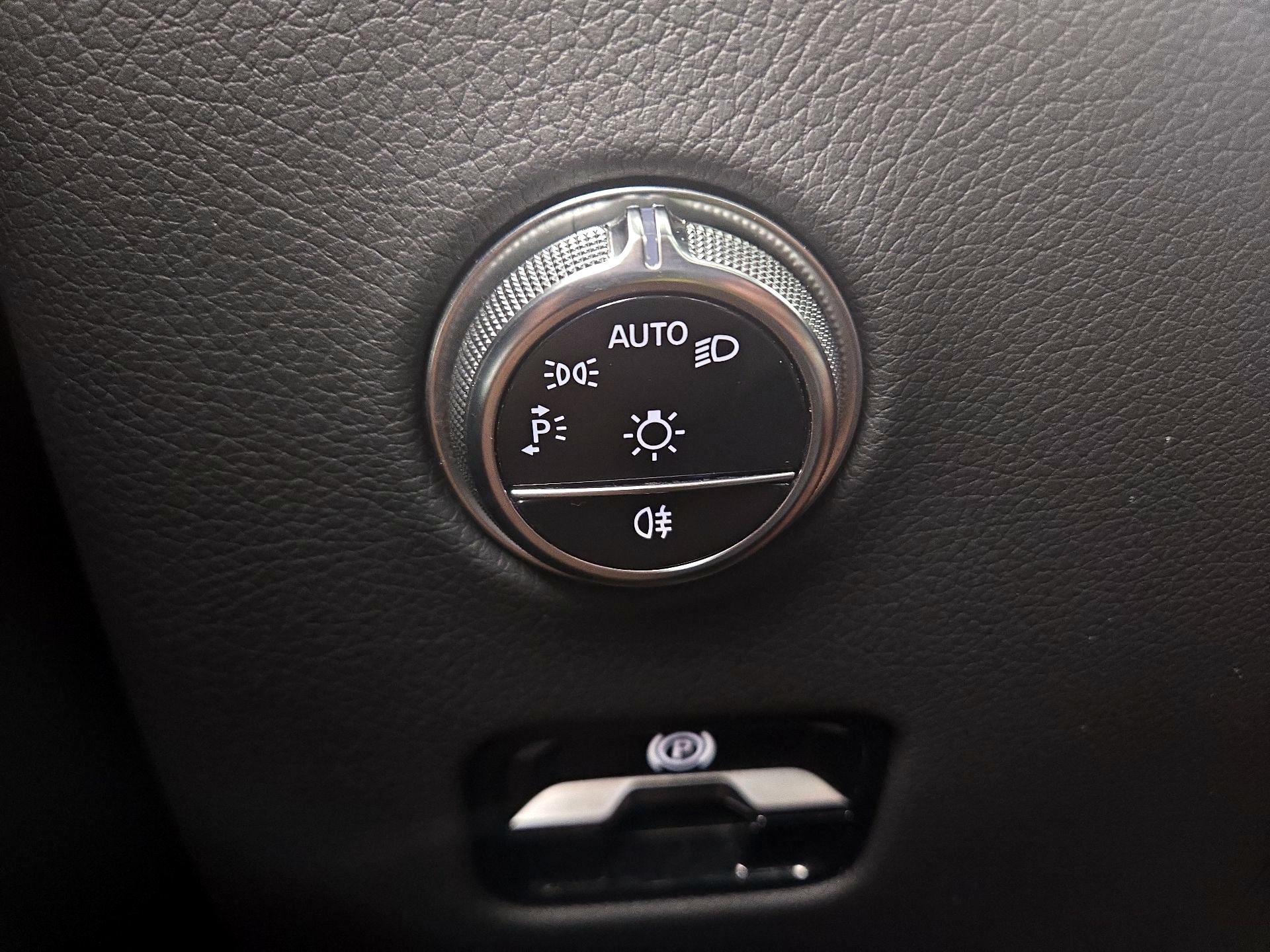 Thumbnail: 2023 Mercedes-Benz GLC - 13