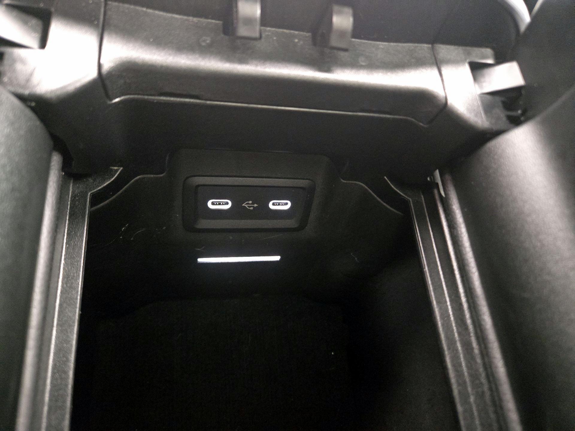 Thumbnail: 2023 Mercedes-Benz GLC - 19