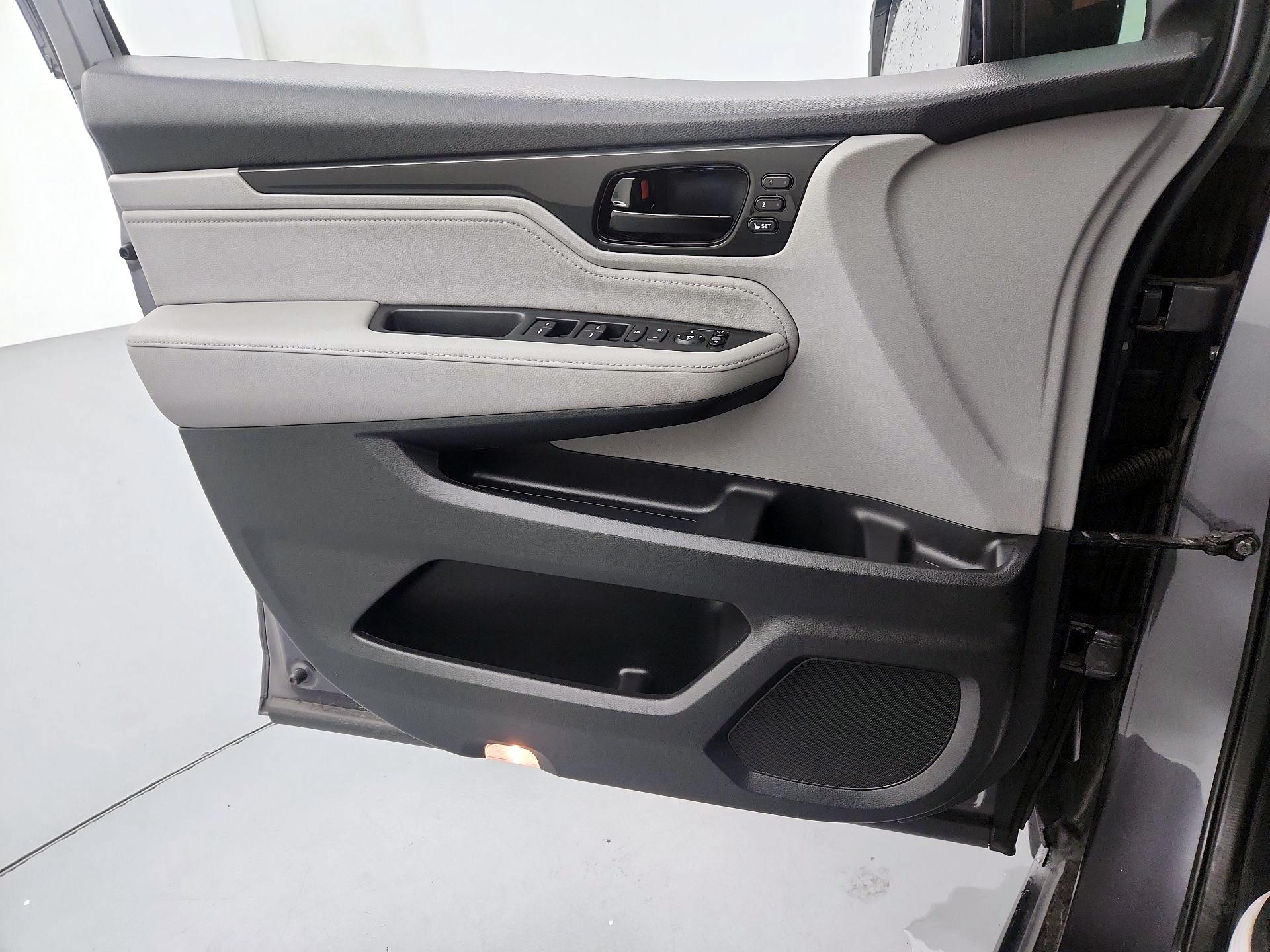 Thumbnail: 2020 Honda Odyssey - 12