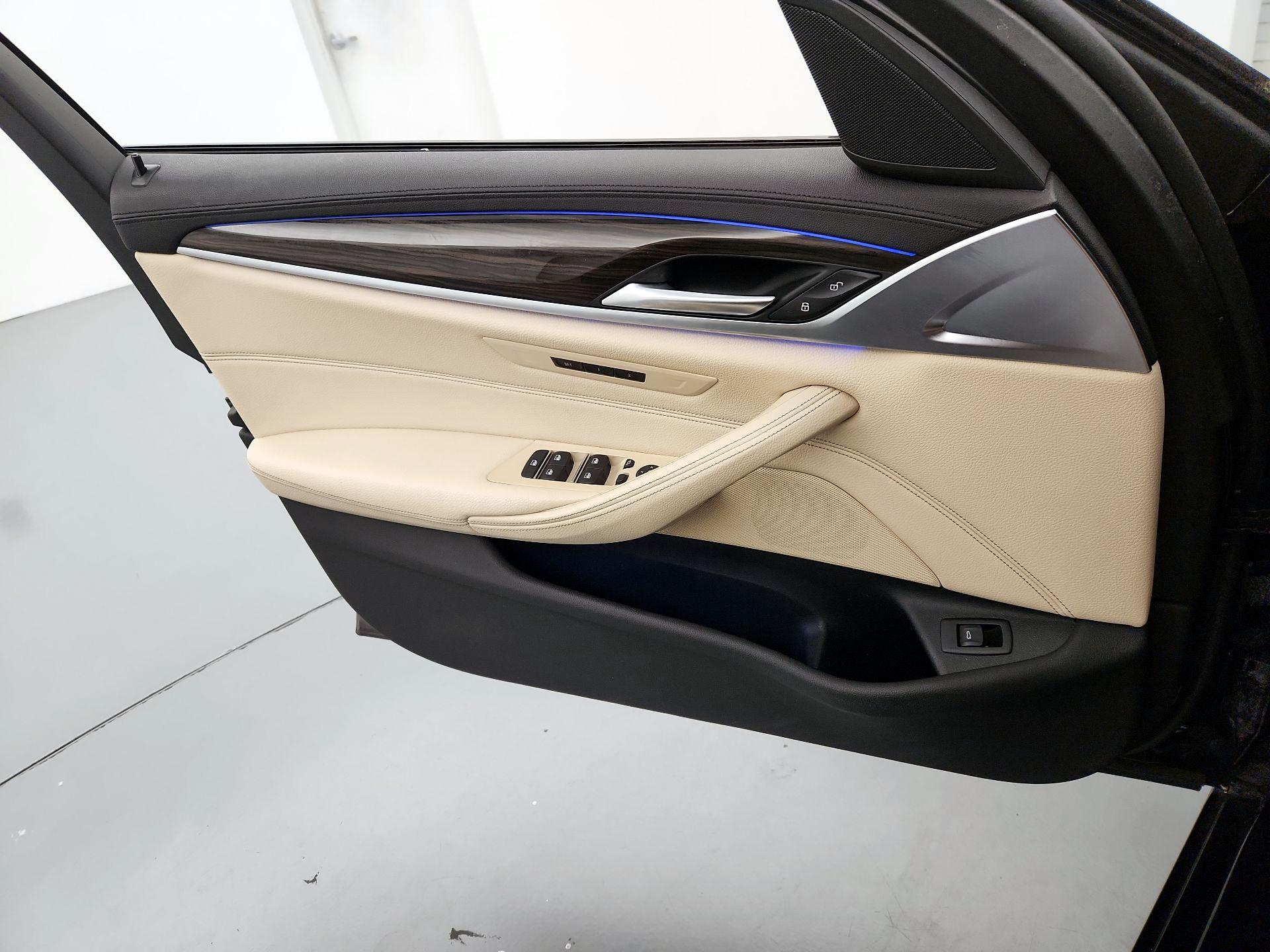 Thumbnail: 2018 BMW 5 Series - 12