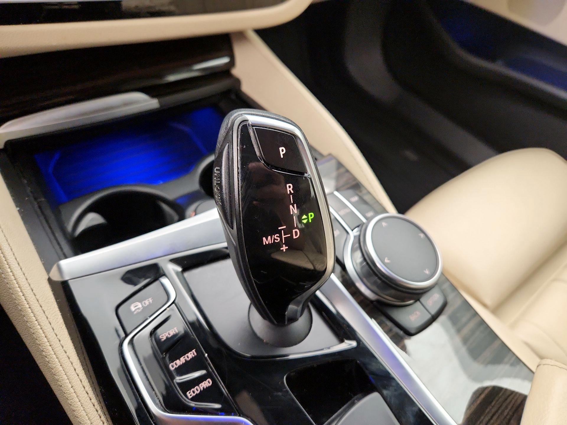 Thumbnail: 2018 BMW 5 Series - 17