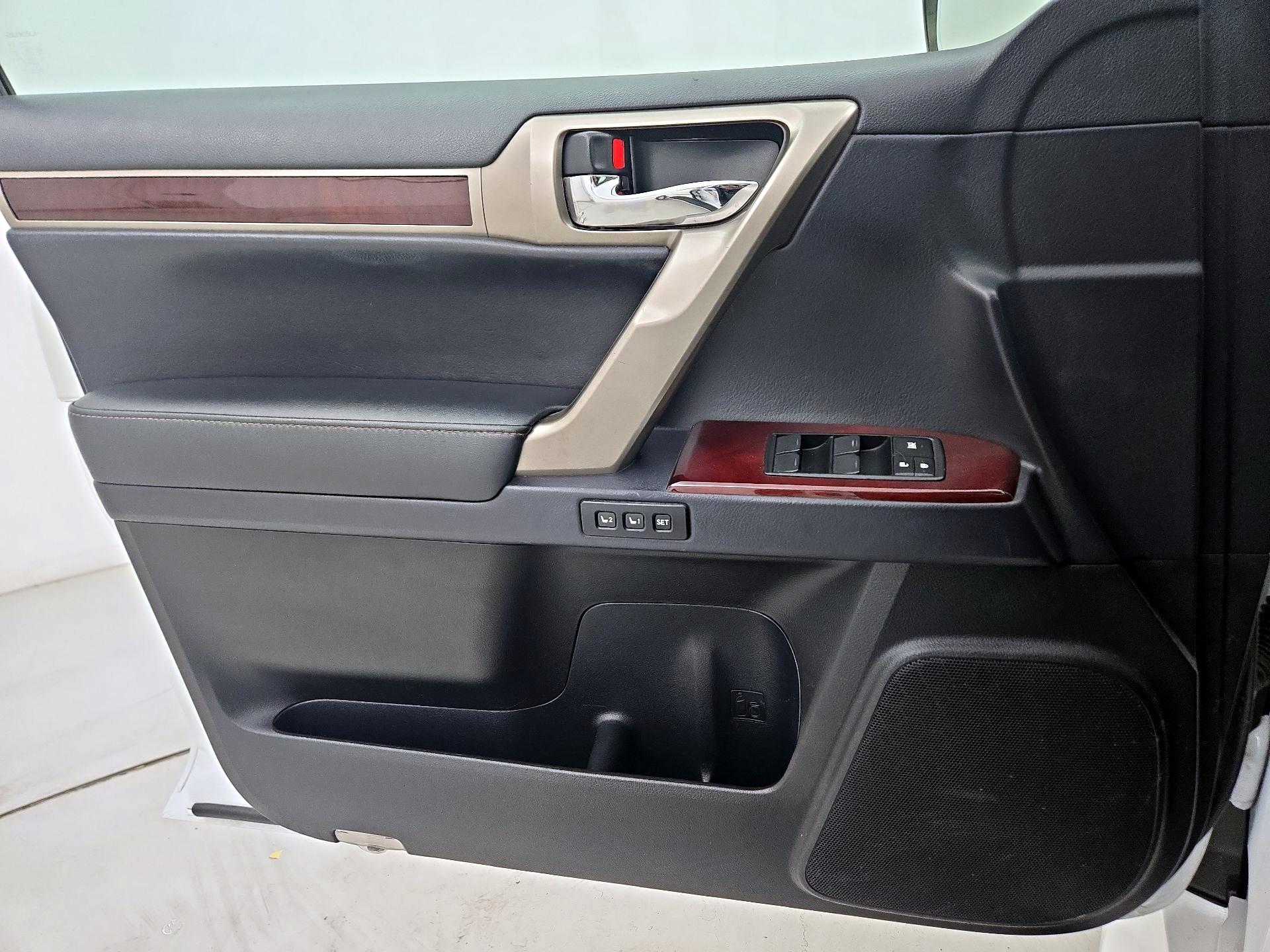 Thumbnail: 2019 Lexus GX - 12