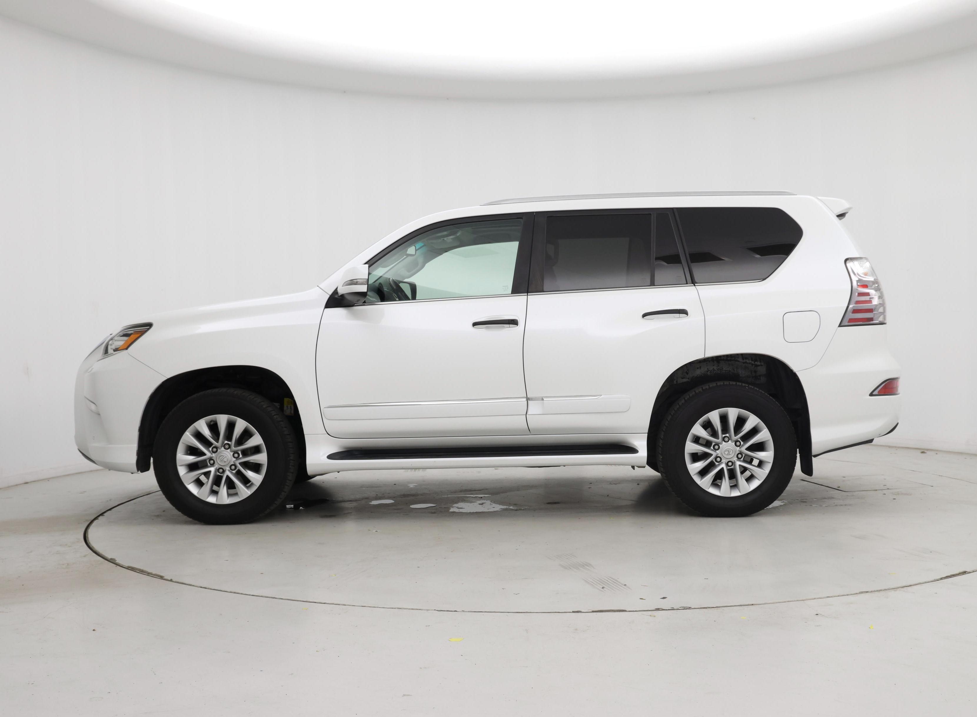 Thumbnail: 2019 Lexus GX - 3