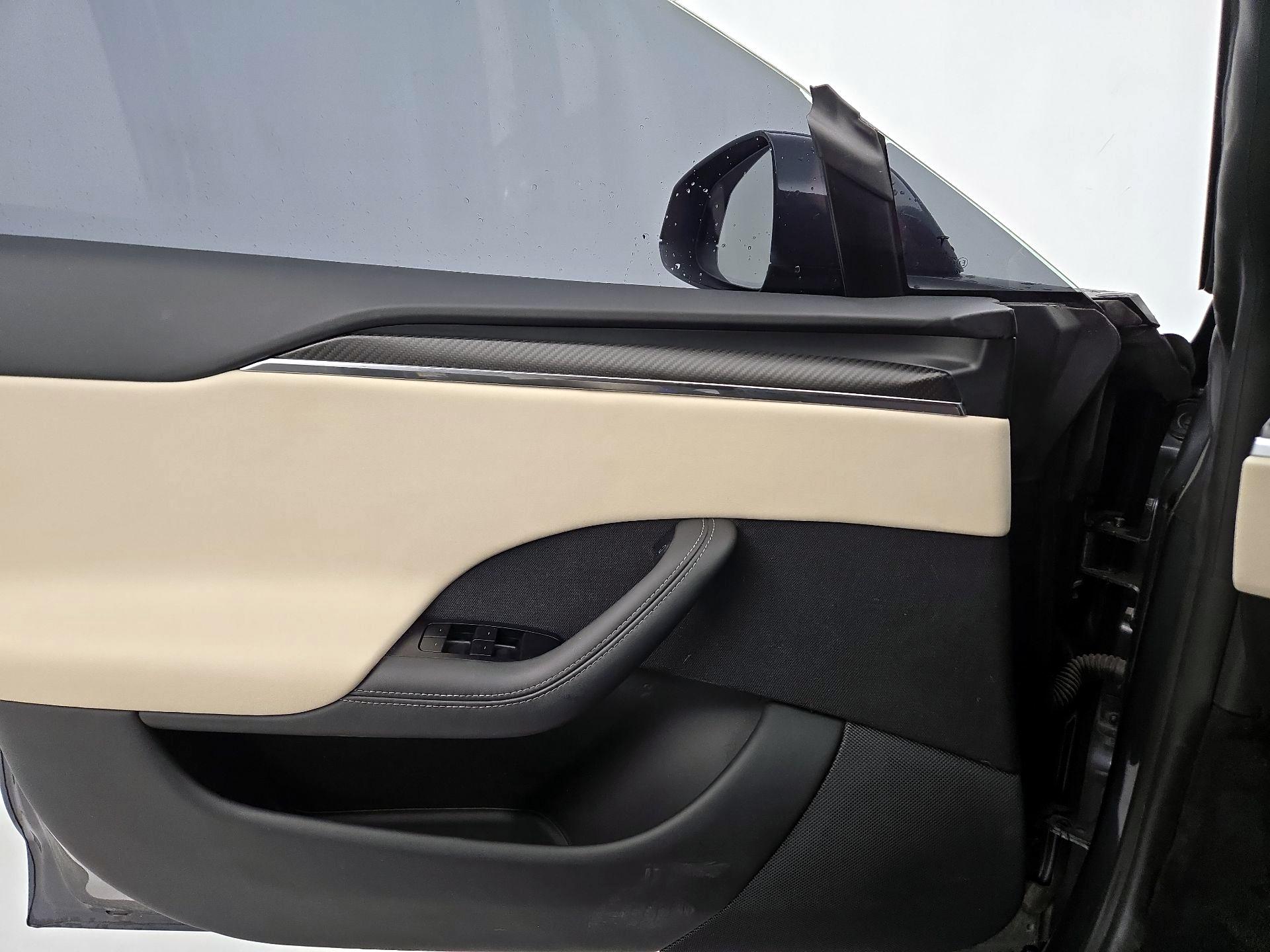 Thumbnail: 2022 Tesla Model S - 12