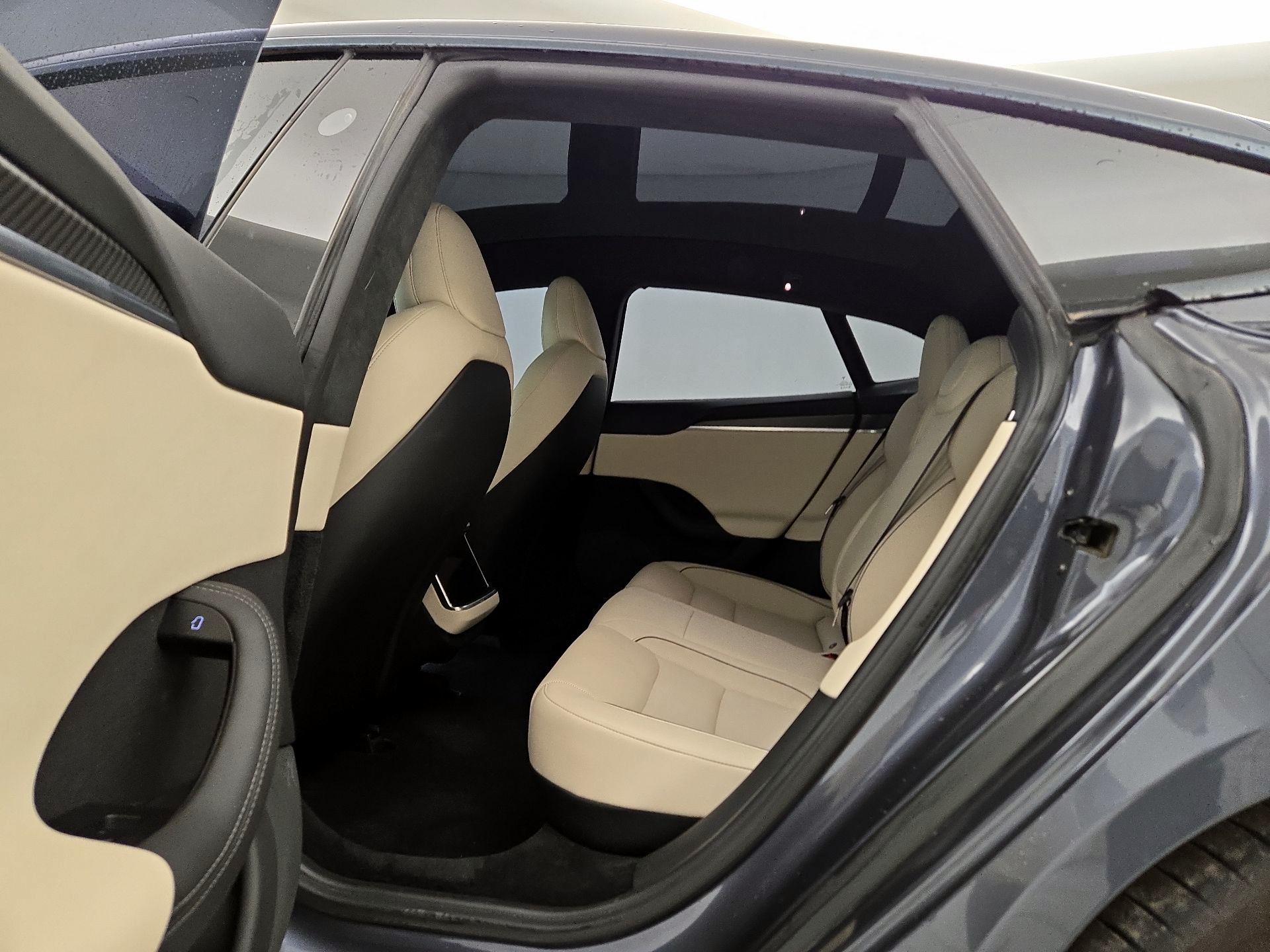 Thumbnail: 2022 Tesla Model S - 19